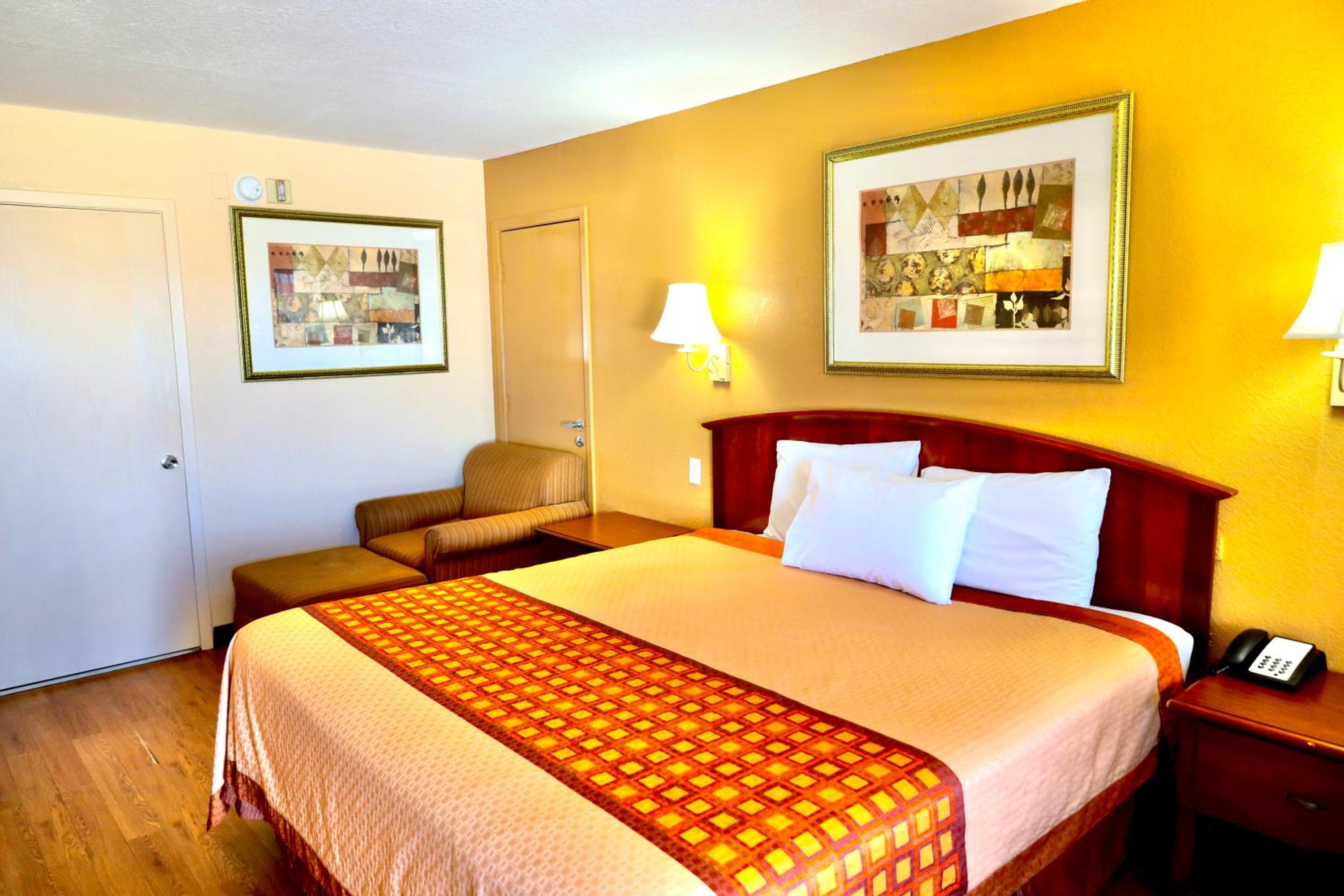 Regency Inn & Suites