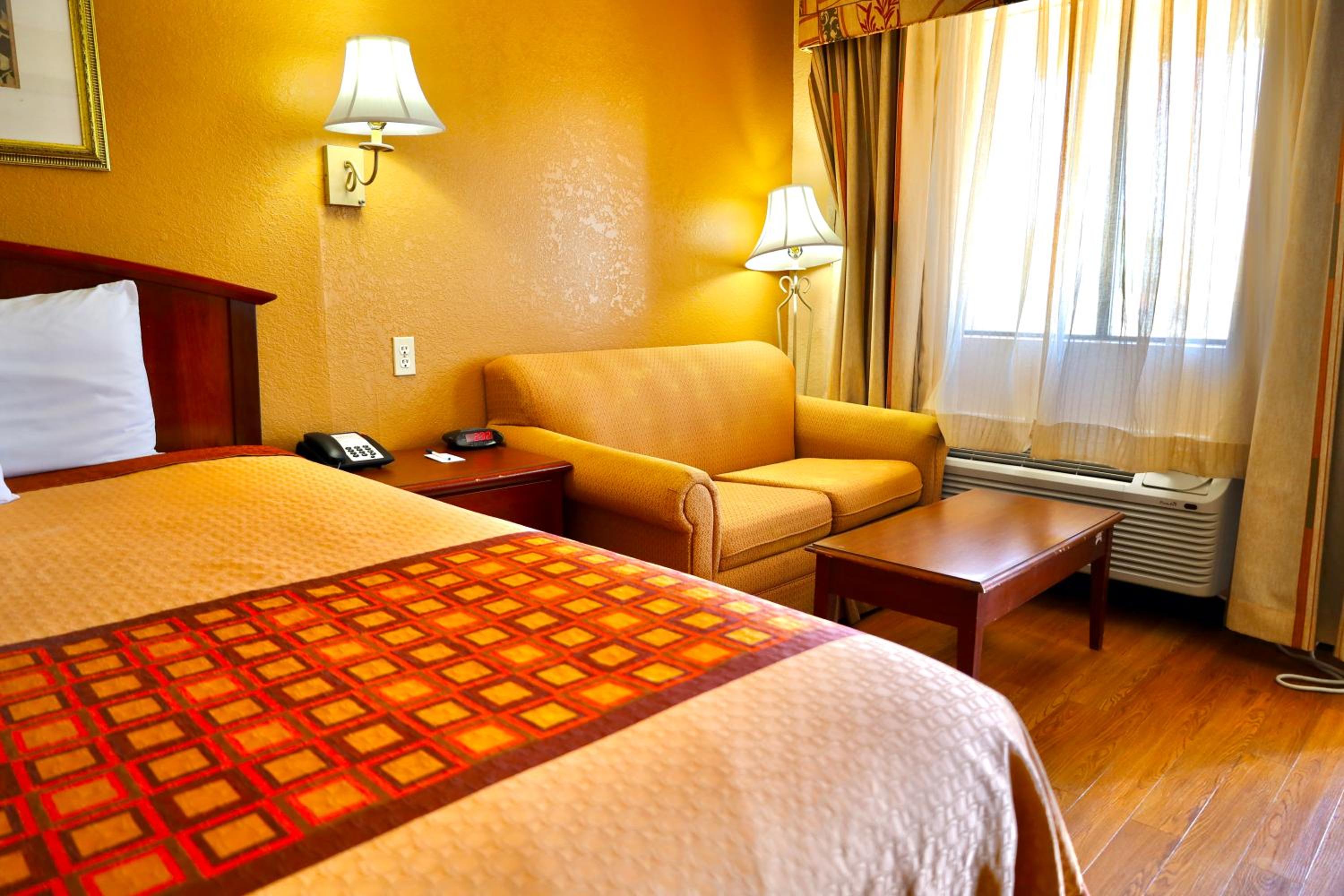 Regency Inn & Suites