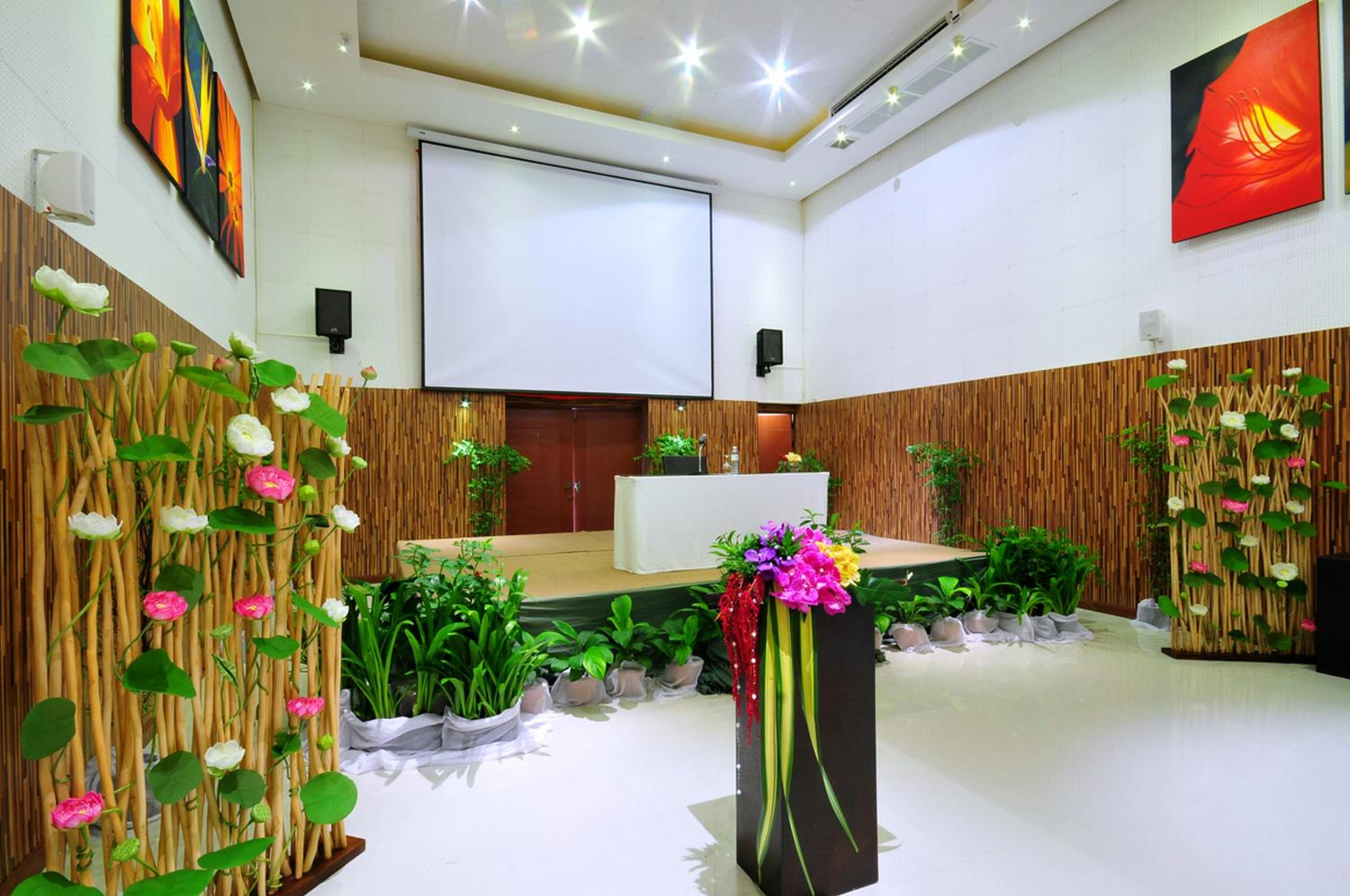 meeting & event spaces