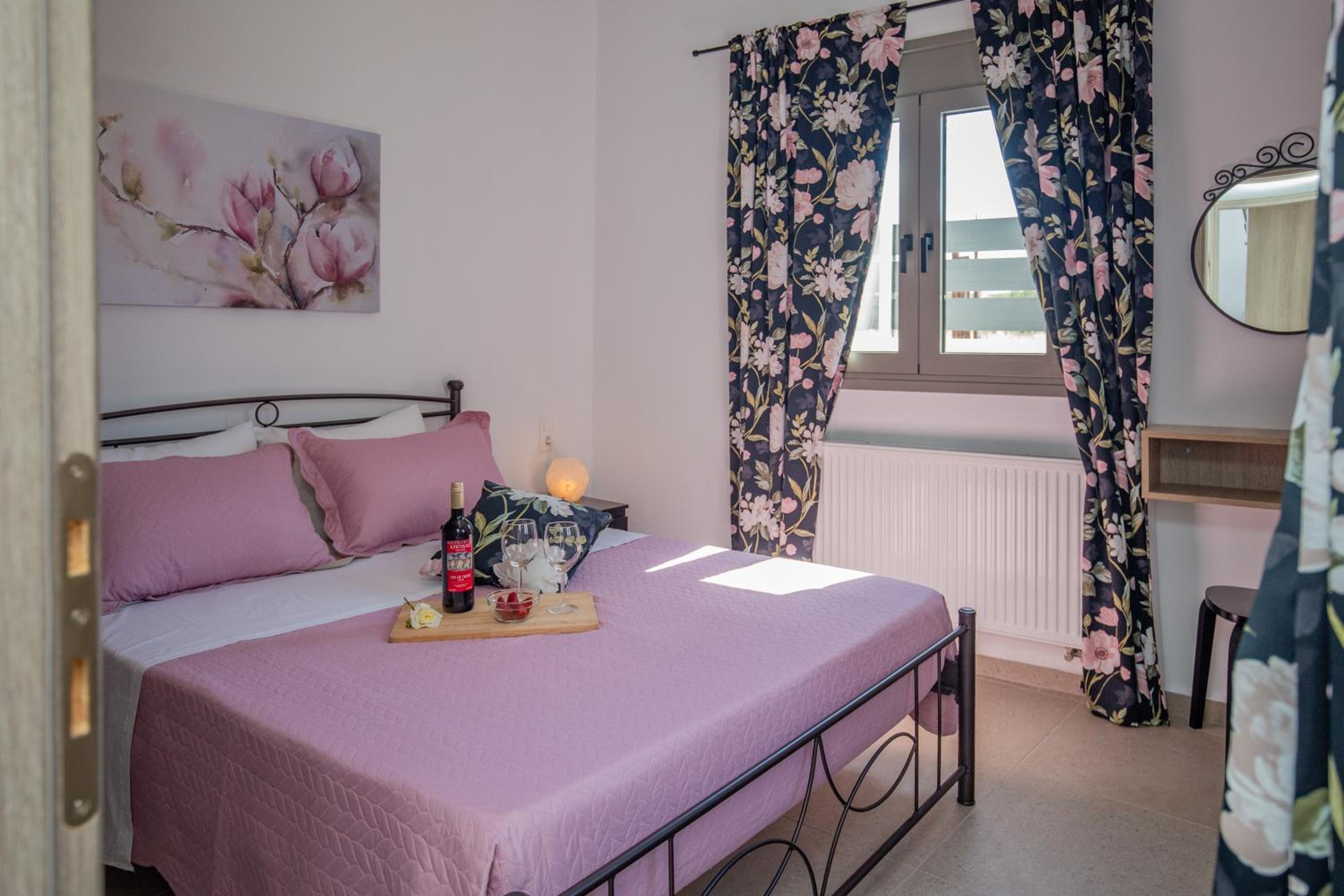 Nicolas Home photo 5