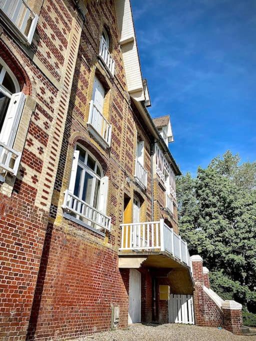 VILLA ALBION – One-Bedroom Apartment