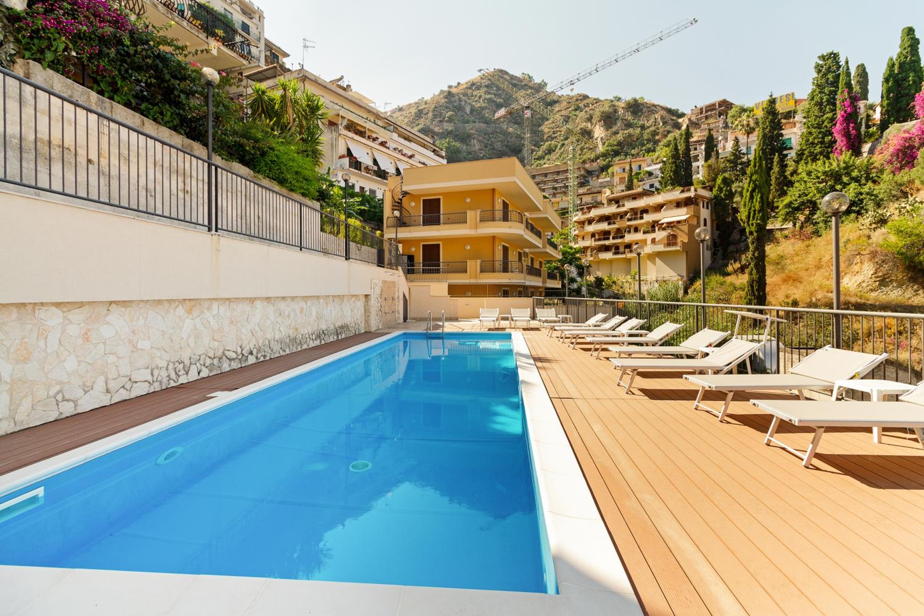 GuestHost - Calipso Seaview Flat with Private Parking photo 3