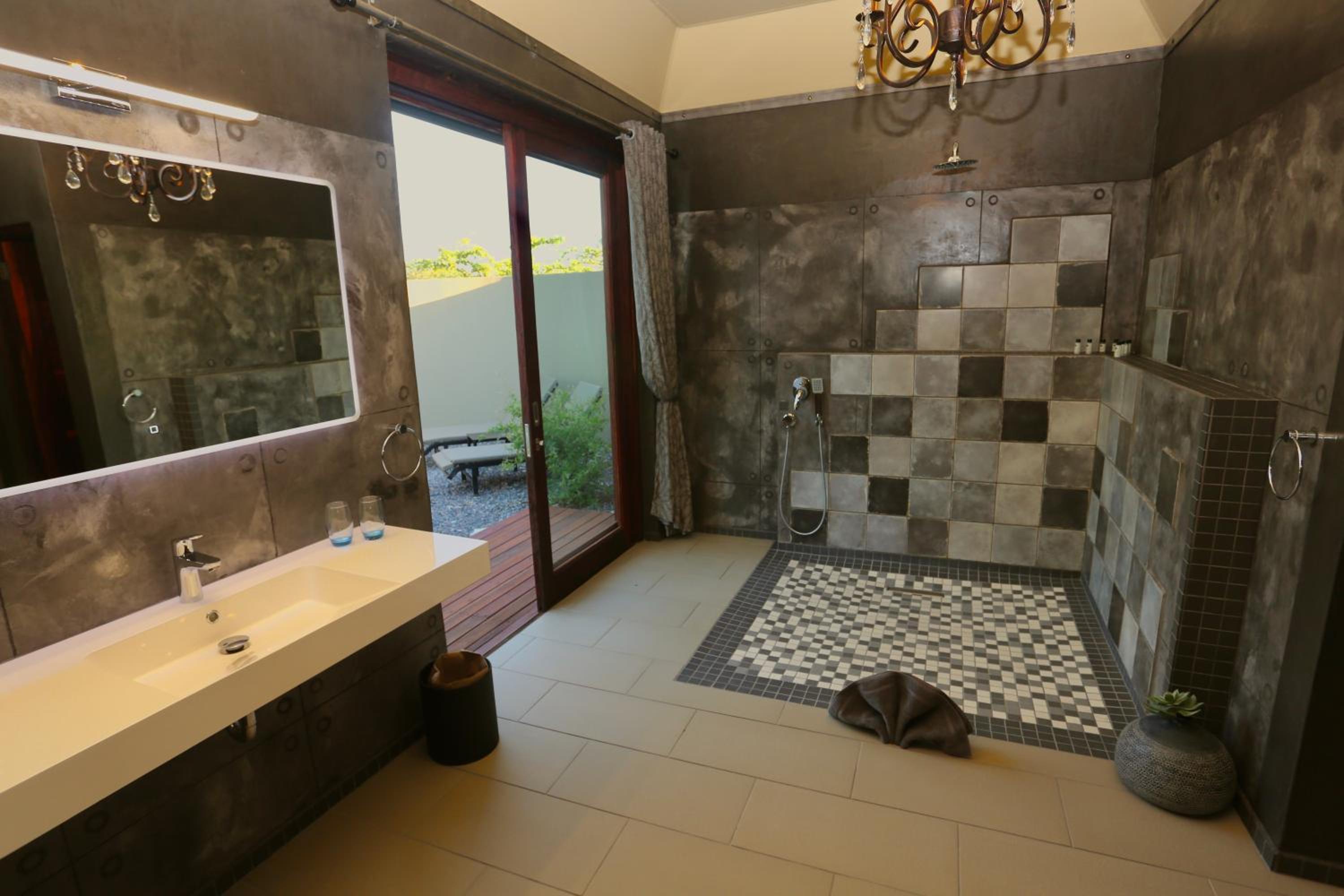 Etosha Oberland Lodge
