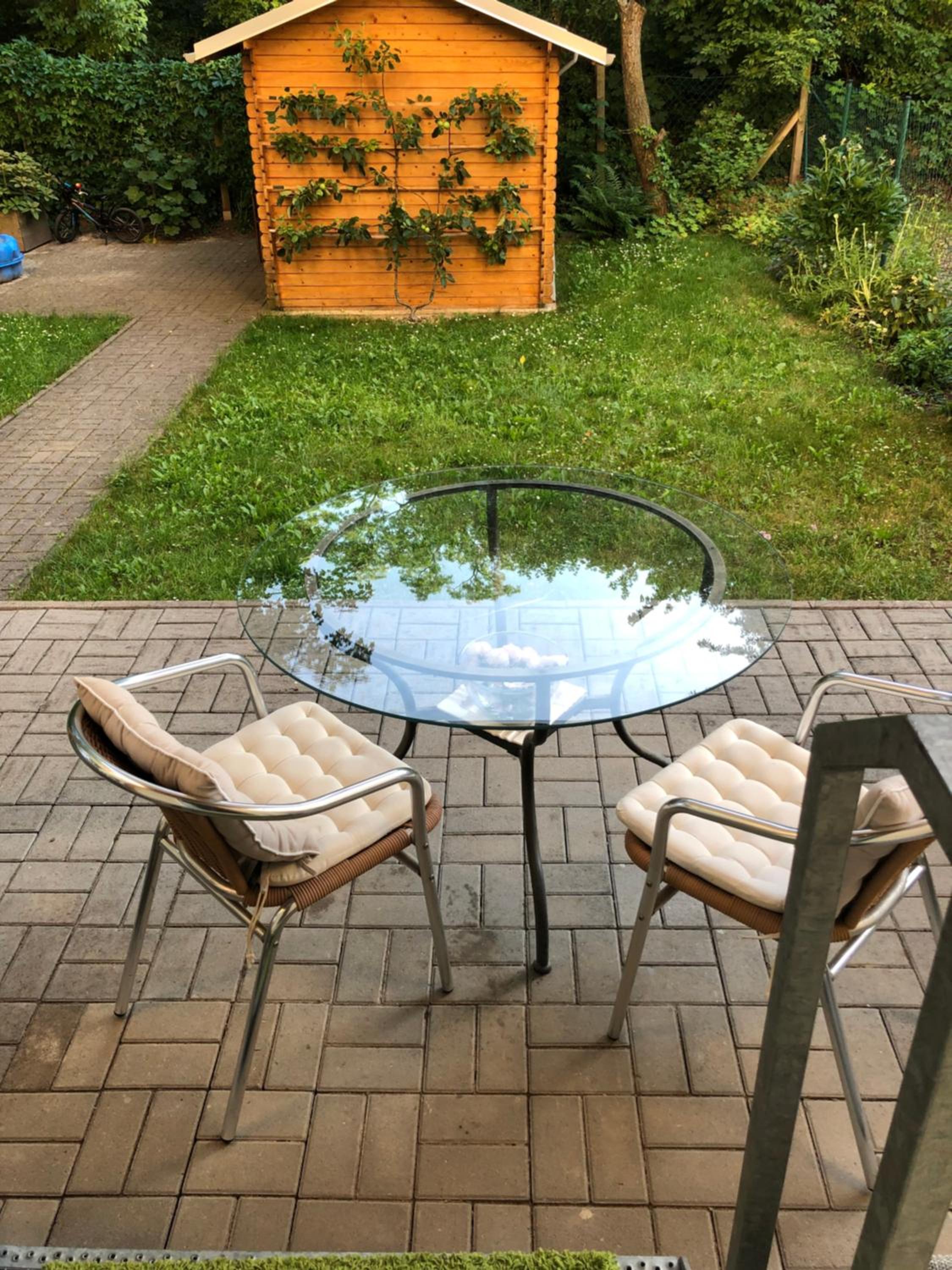 Appartement like complete Suite with Terrasse, very close to centre, beautiful, superquiet, parking !!