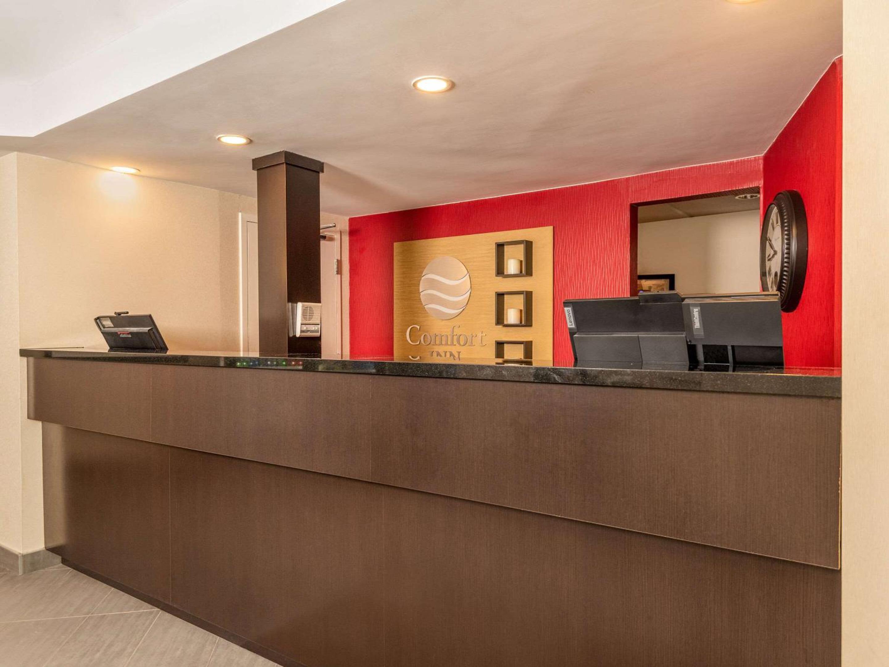 Comfort Inn West