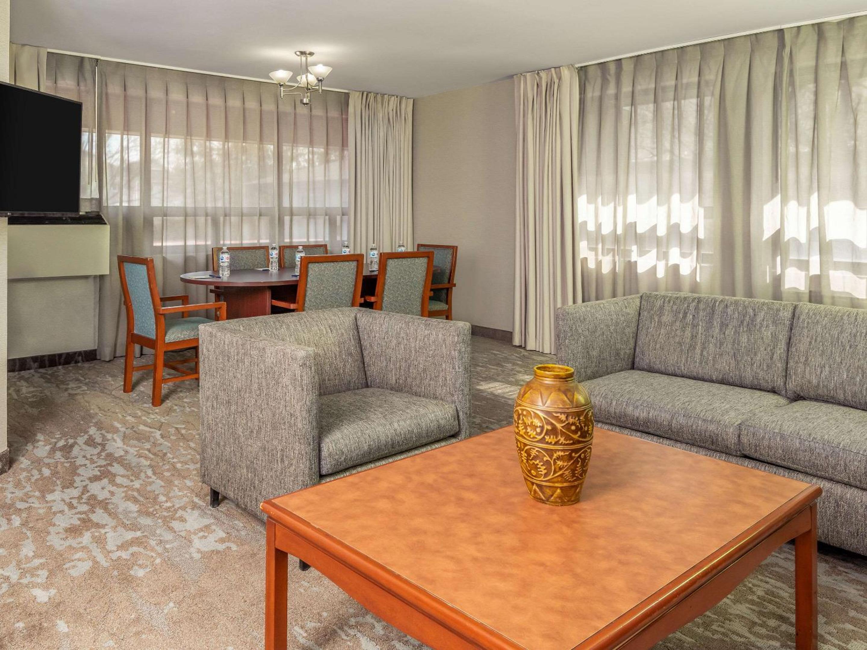 Comfort Inn West