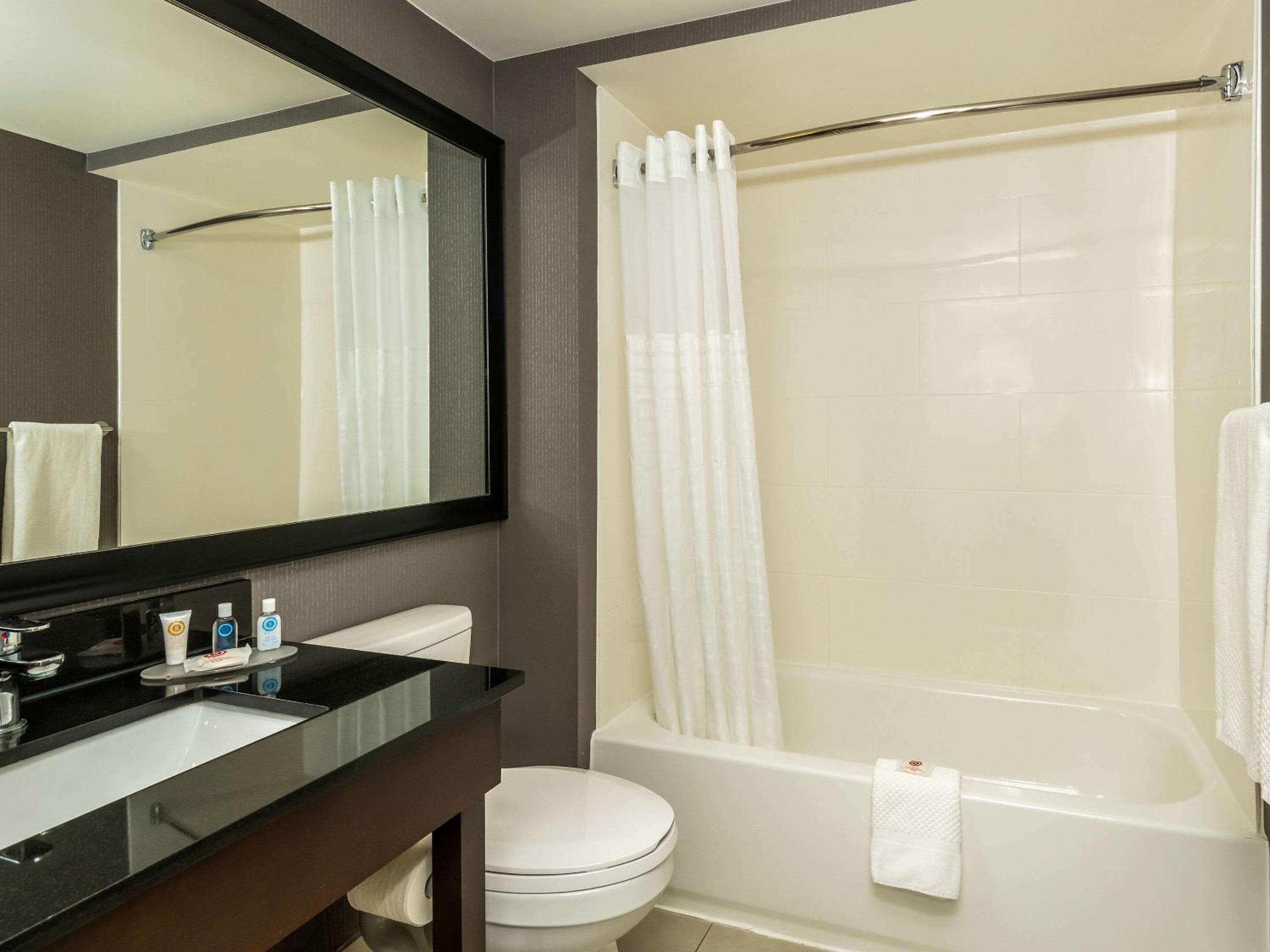 Comfort Inn West
