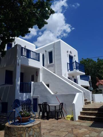 RESTIA Beachfront view 2
