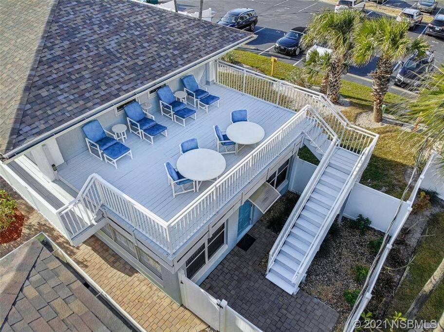 Casa de Carper Your Beachfront Oasis view 2