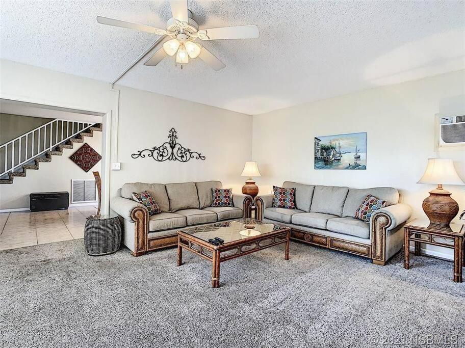 Casa de Carper Your Beachfront Oasis view 4