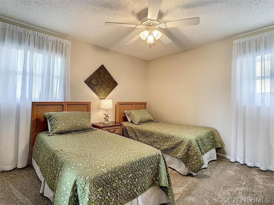 Casa de Carper Your Beachfront Oasis view 5