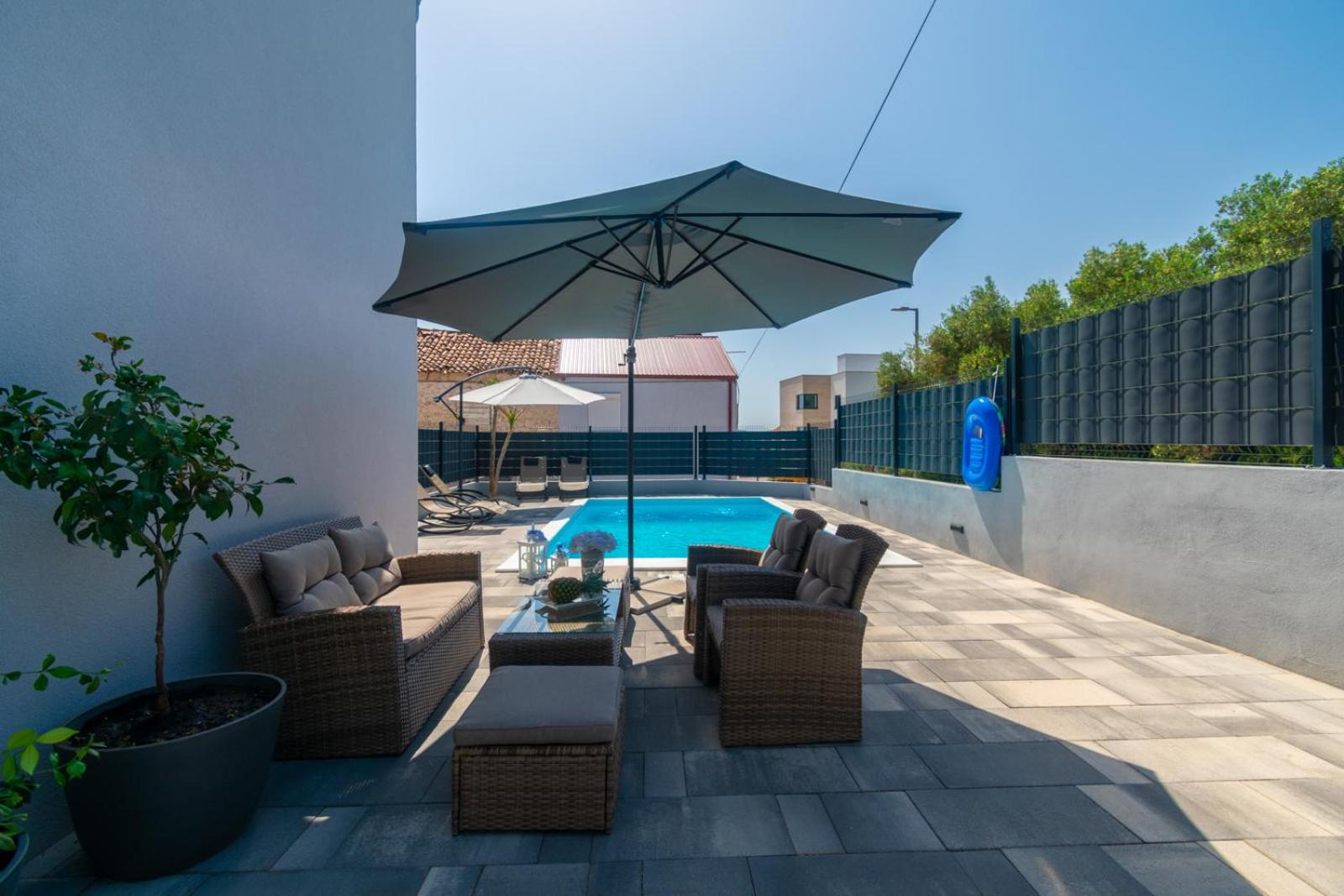 Modern apartment with private pool view 3