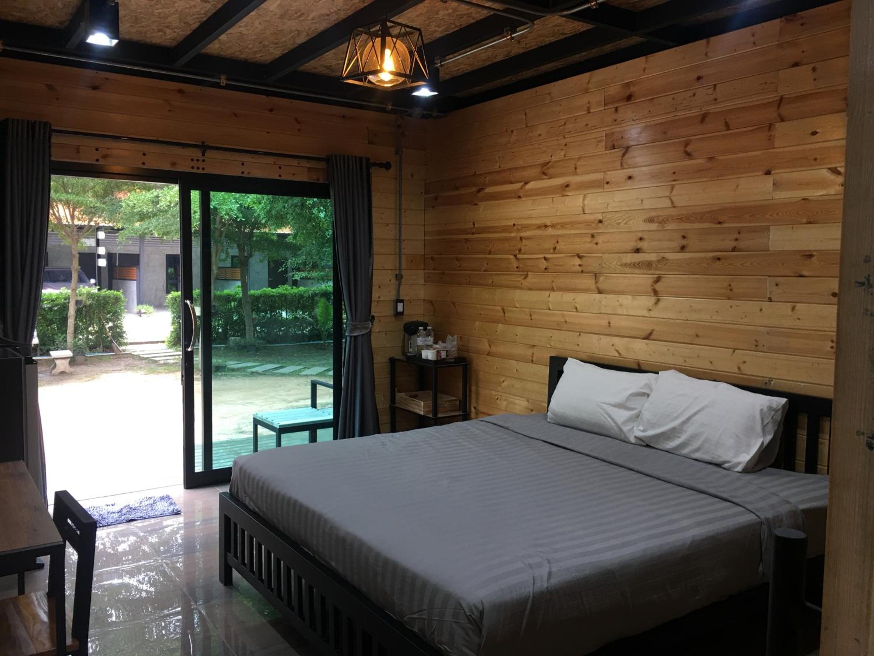 The Loft Resort Kabin Buri