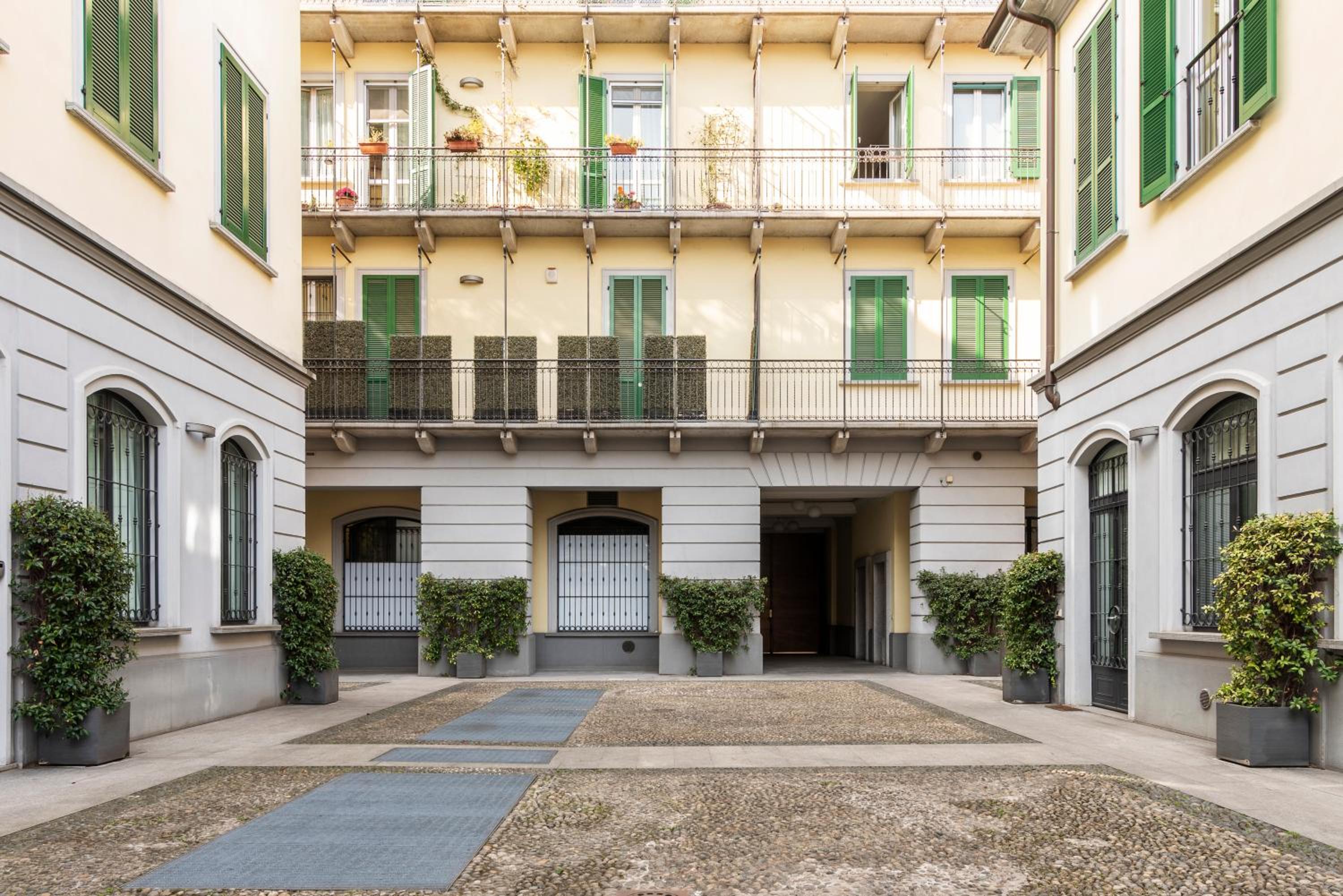 Design apartment Navigli — Milan