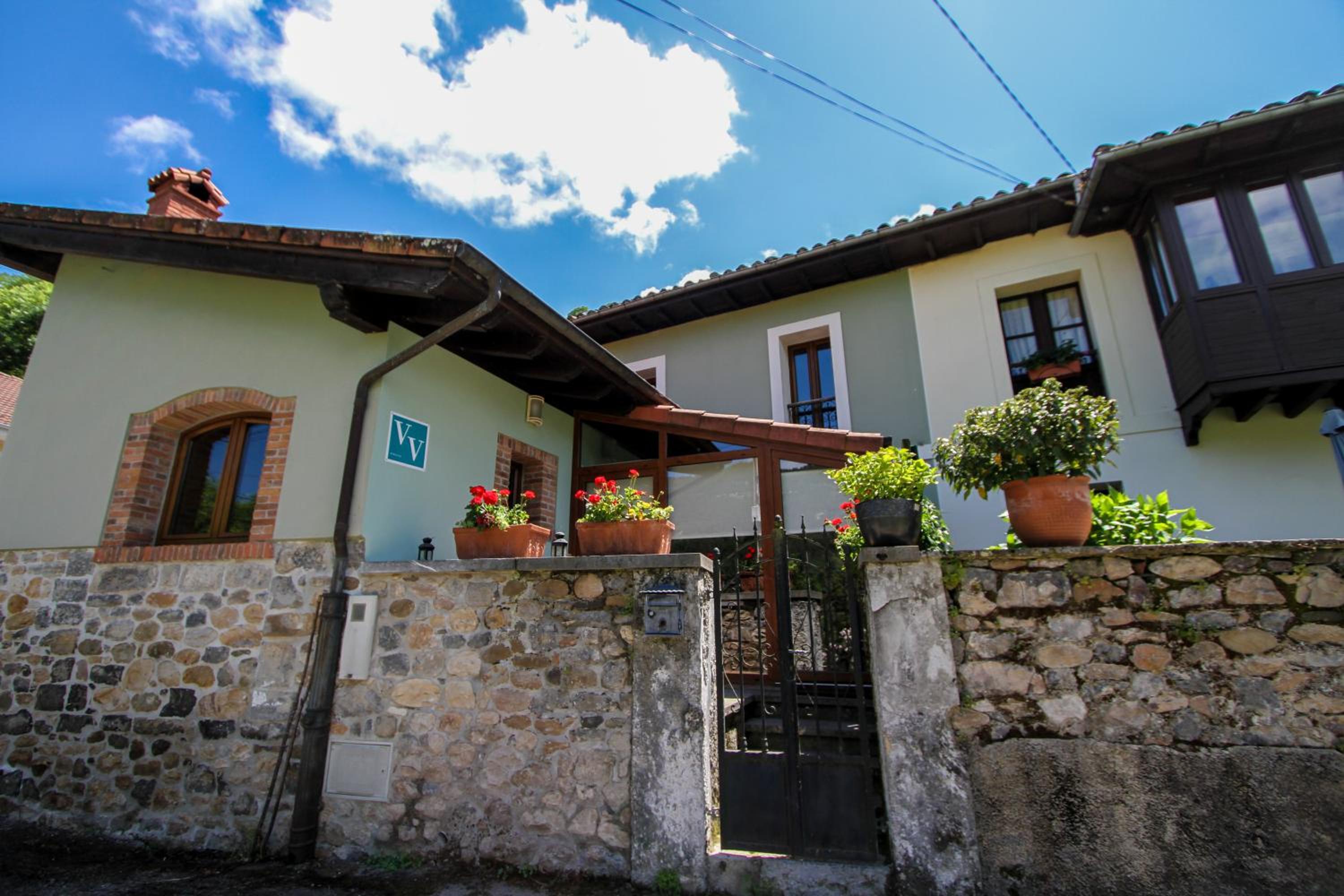 Casa Clarita photo 1