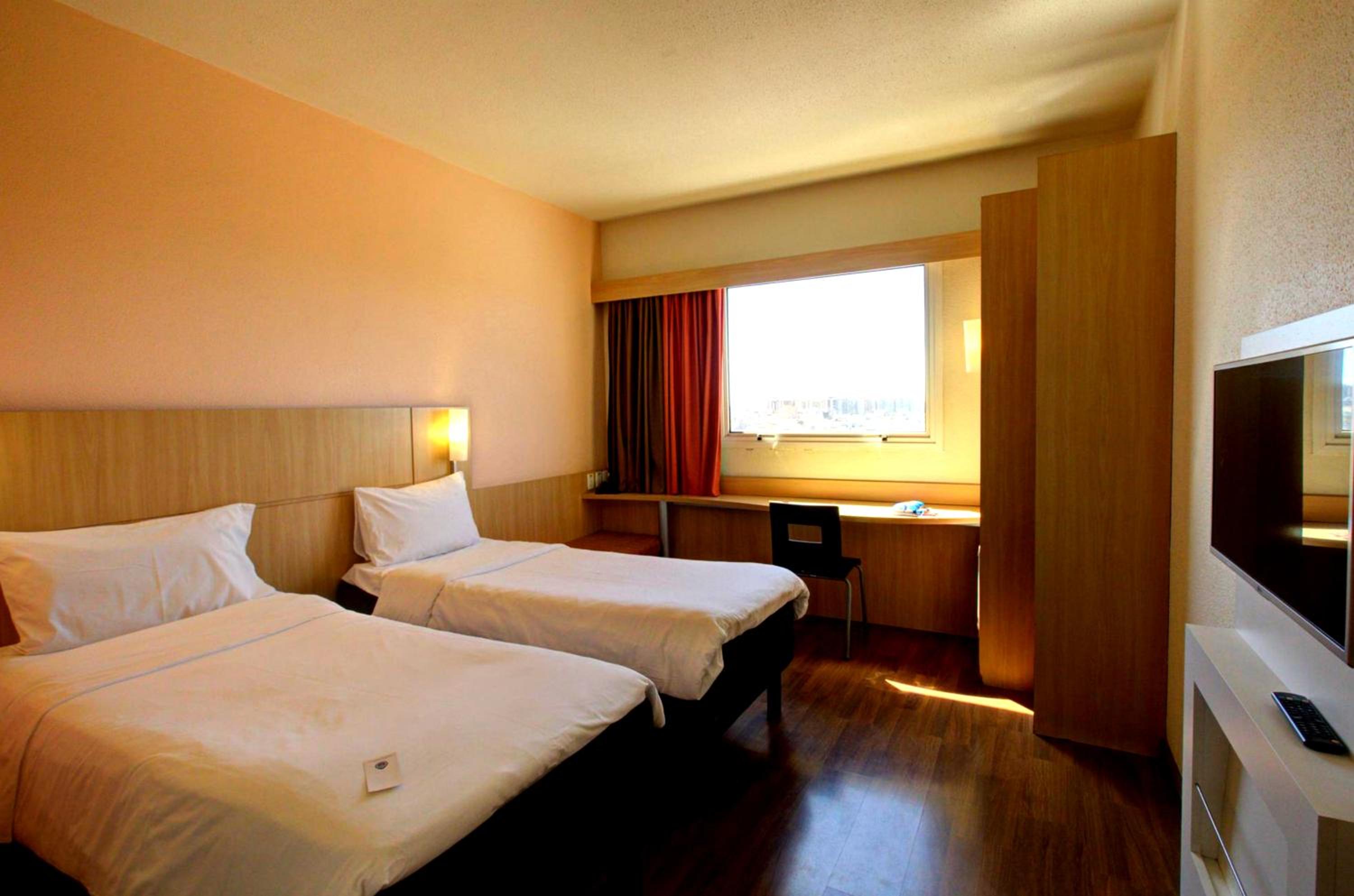 Vitoria Vacations - ibis Vitoria Praia do Canto - Property Image 3