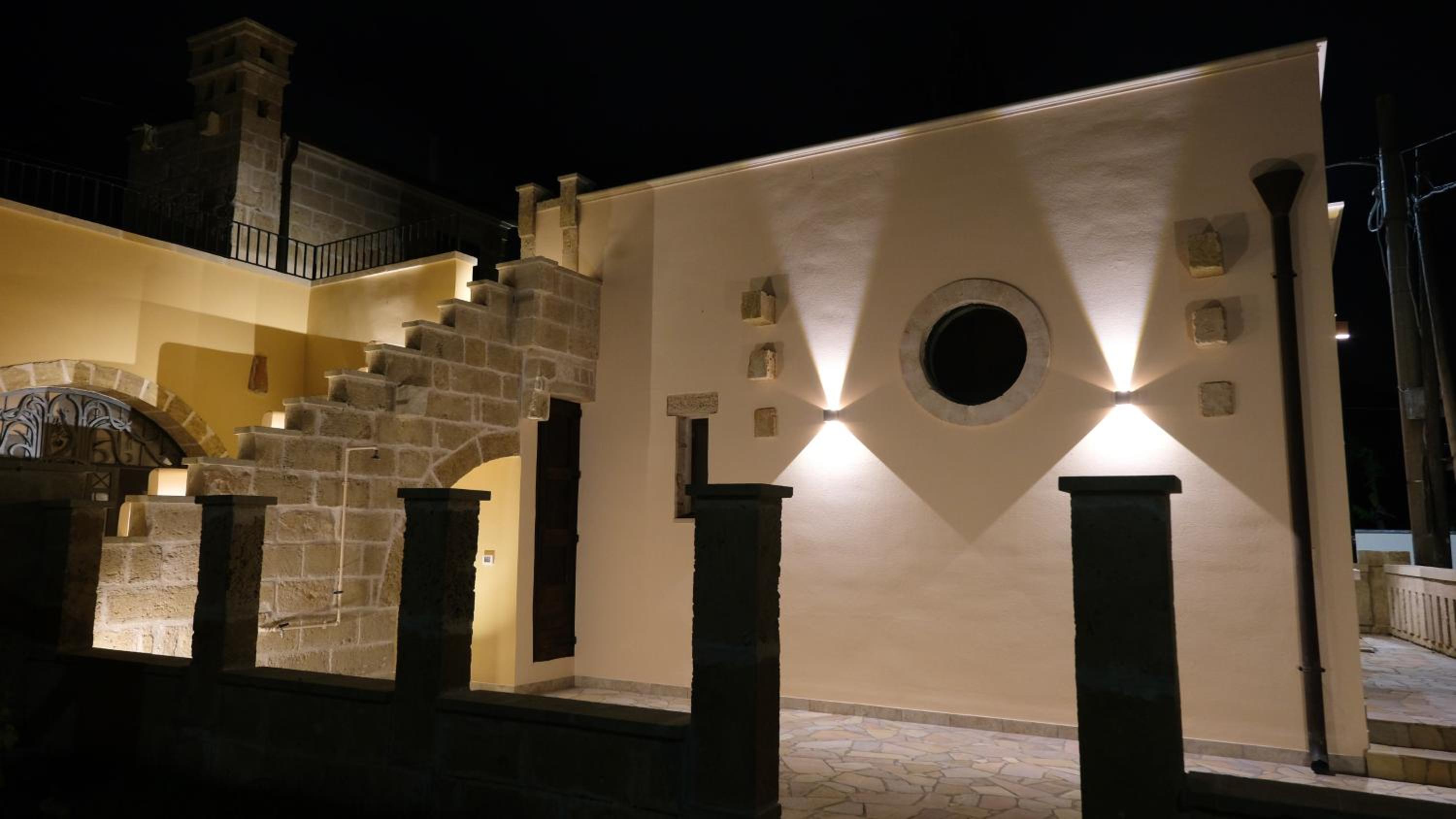Comfortable House with Fenced Garden - Surano - Fireplace