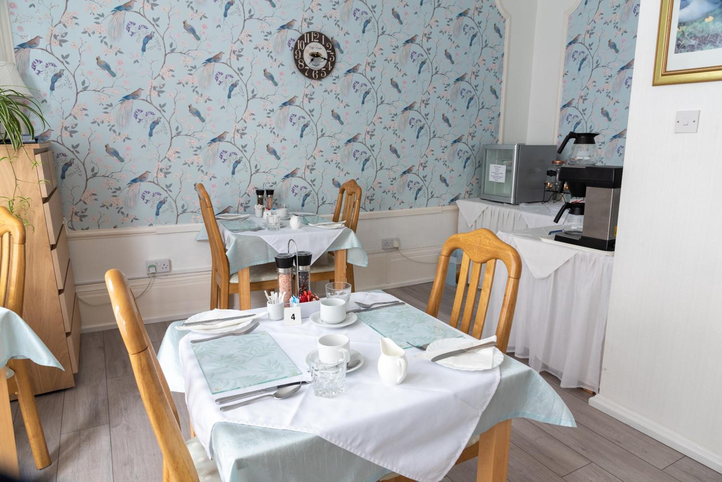 Weston-super-Mare Vacations - Rosita Guest House - Property Image 2
