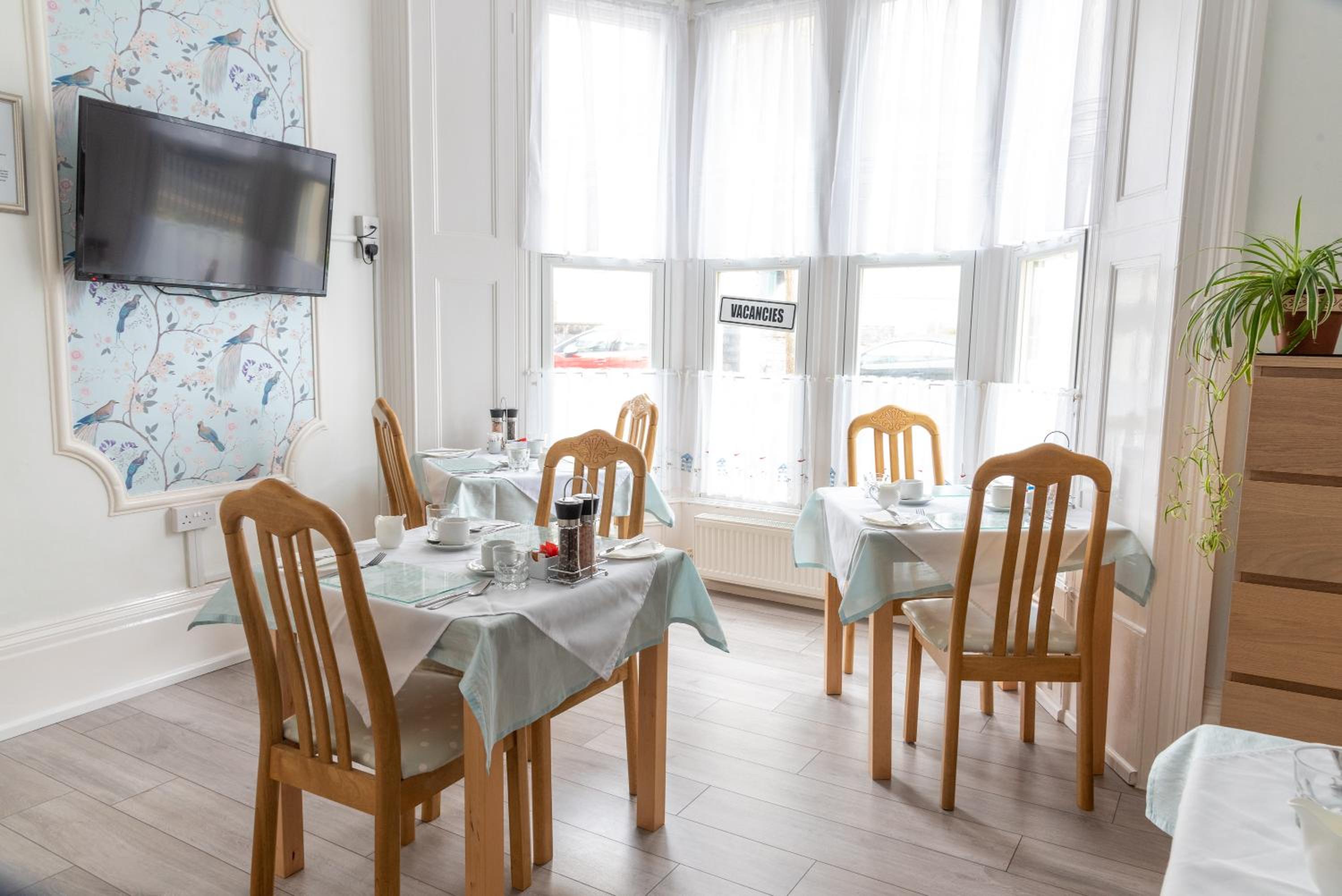 Weston-super-Mare Vacations - Rosita Guest House - Property Image 3