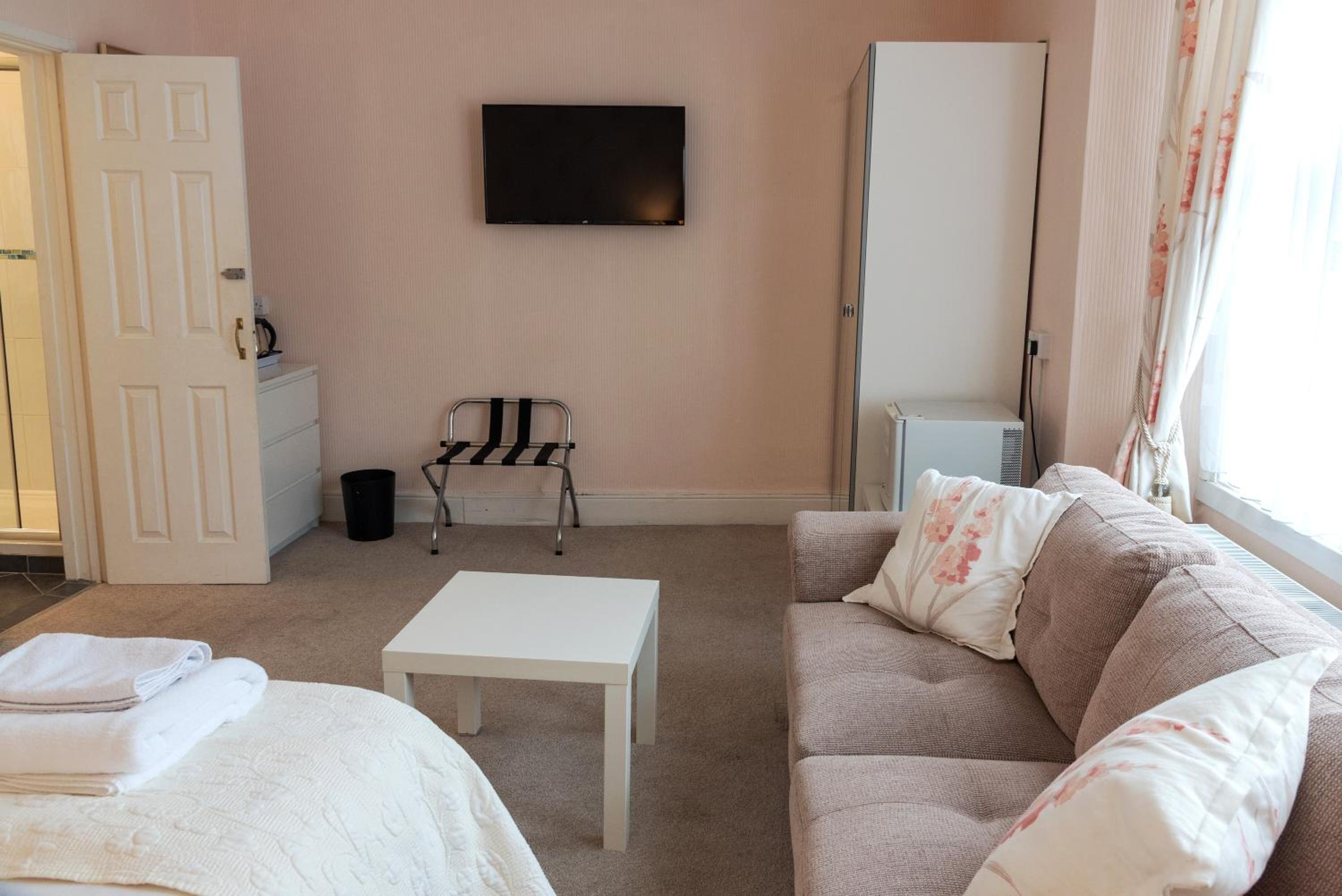 Weston-super-Mare Vacations - Rosita Guest House - Property Image 40