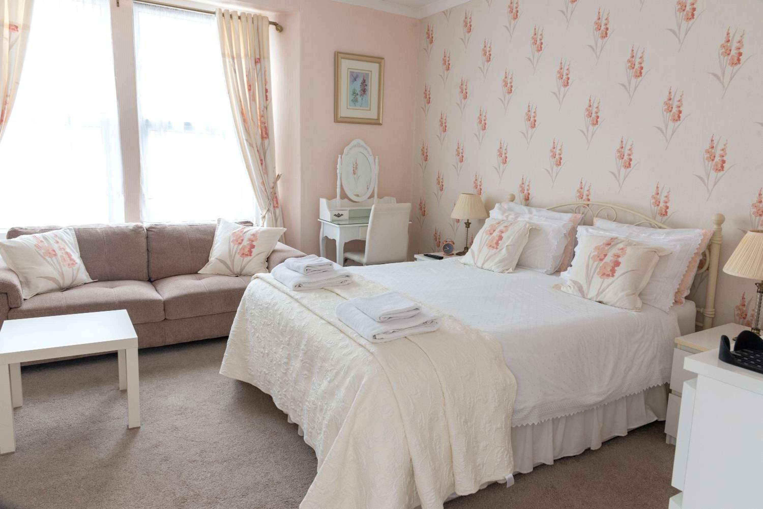 Weston-super-Mare Vacations - Rosita Guest House - Property Image 3