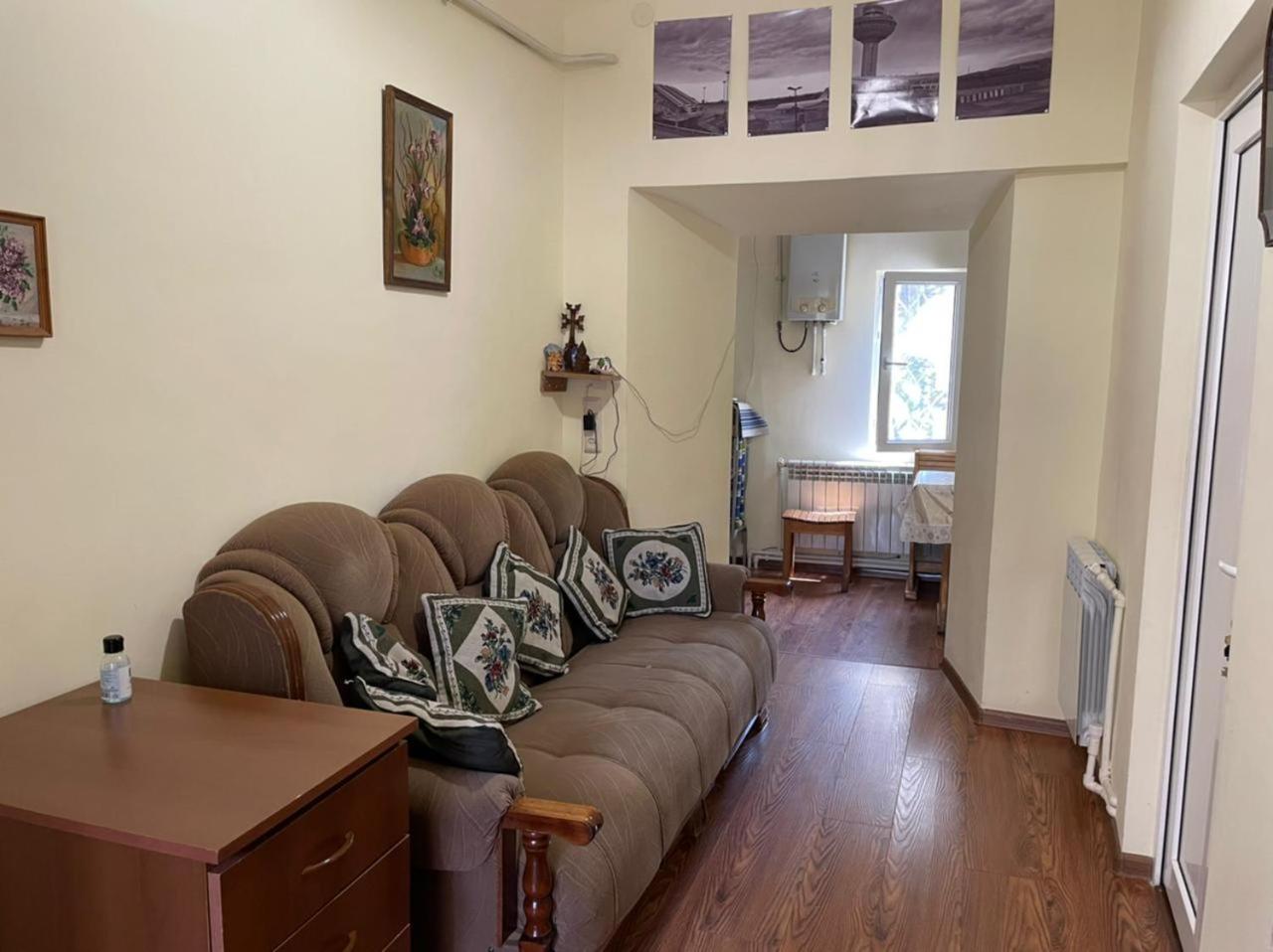 Adamyan 11 hotel