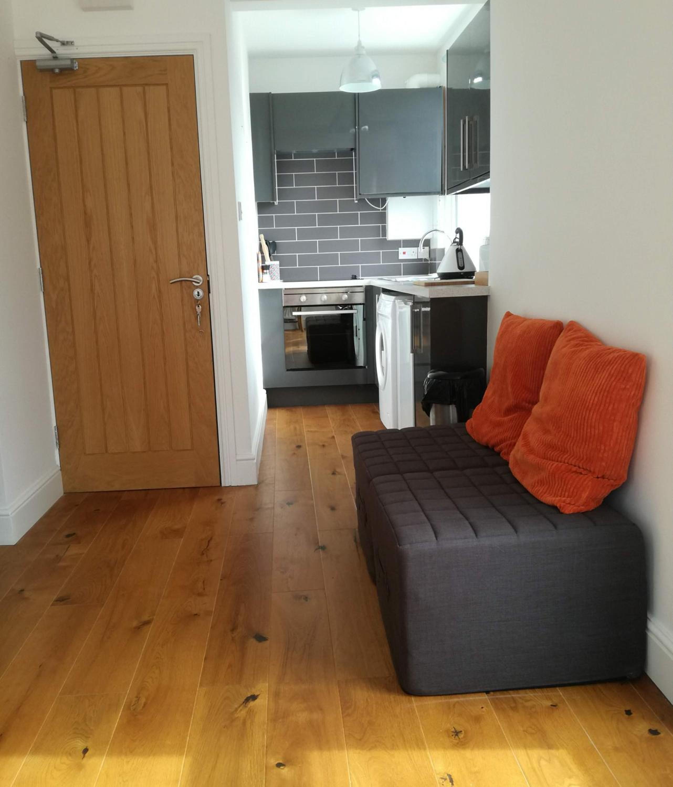 The Little Flat on the Corner view 4