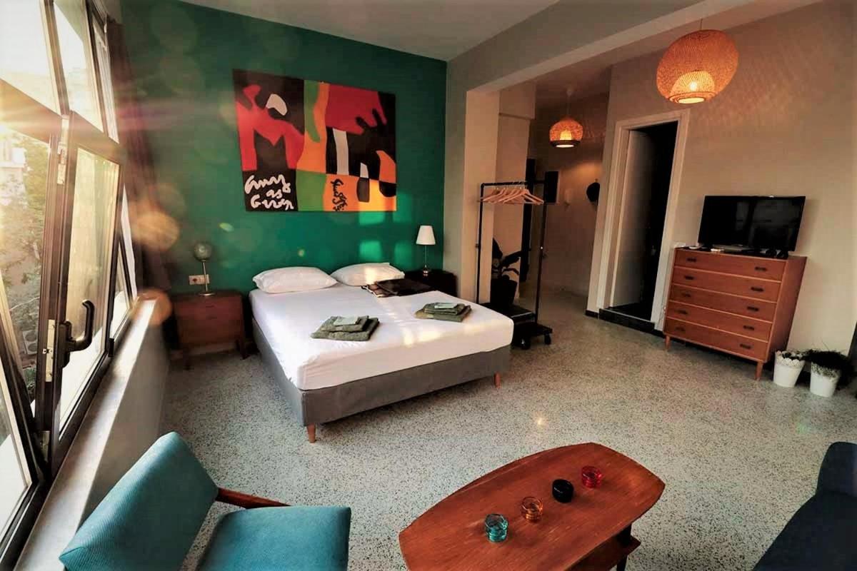 hotel room