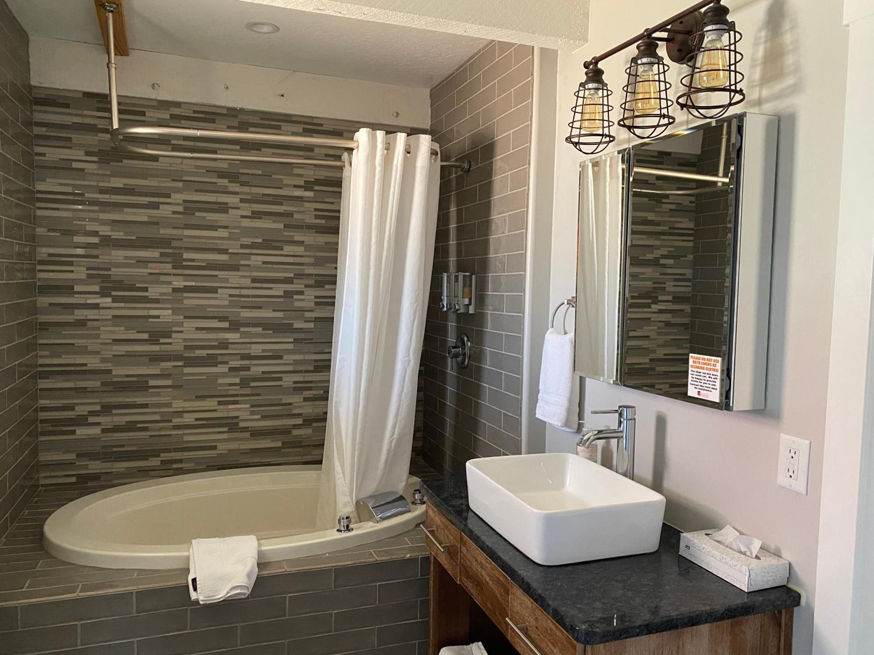 Kanab Vacations - The Flagstone Boutique Inn  Suites - Property Image 8