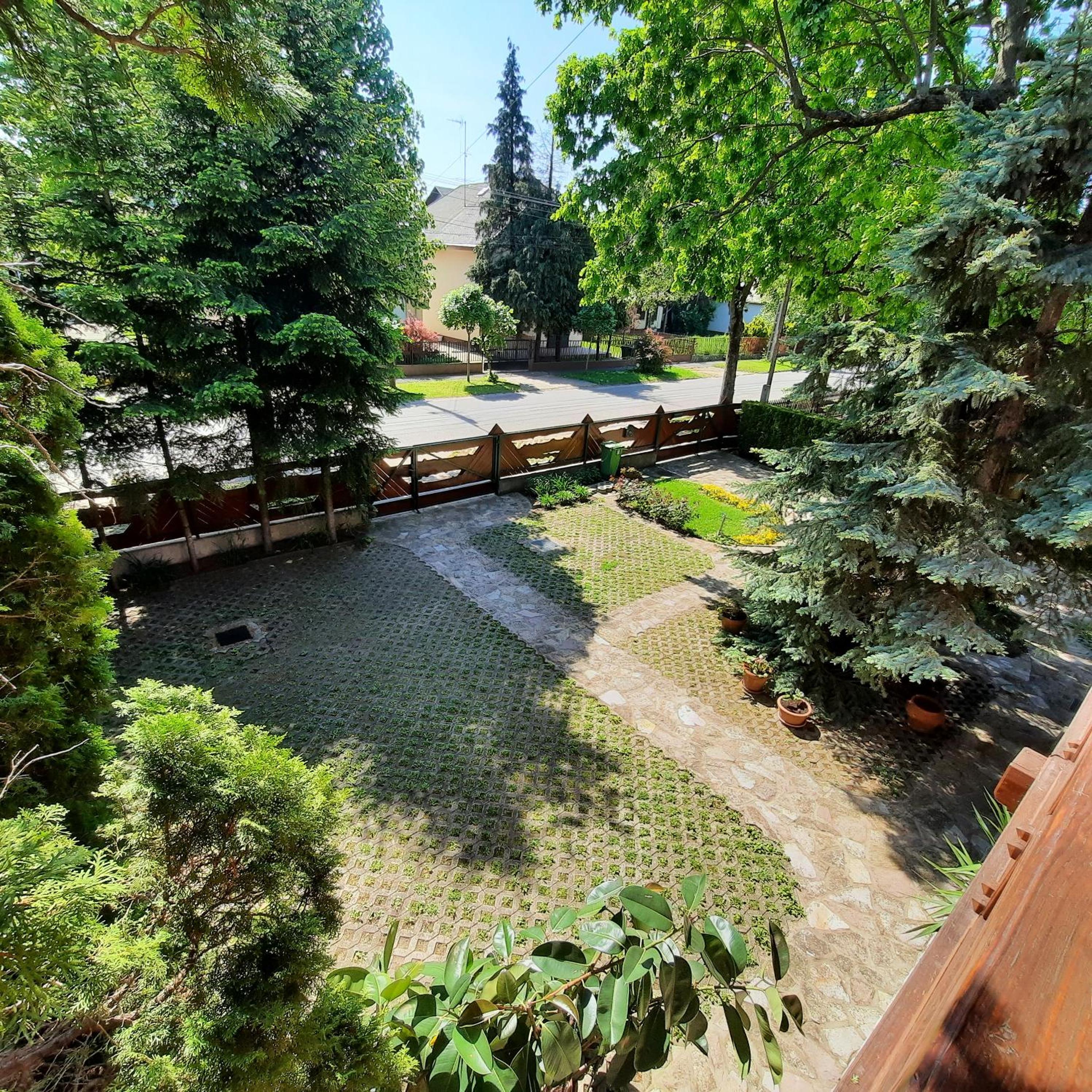 Tölgyes Apartment view 3