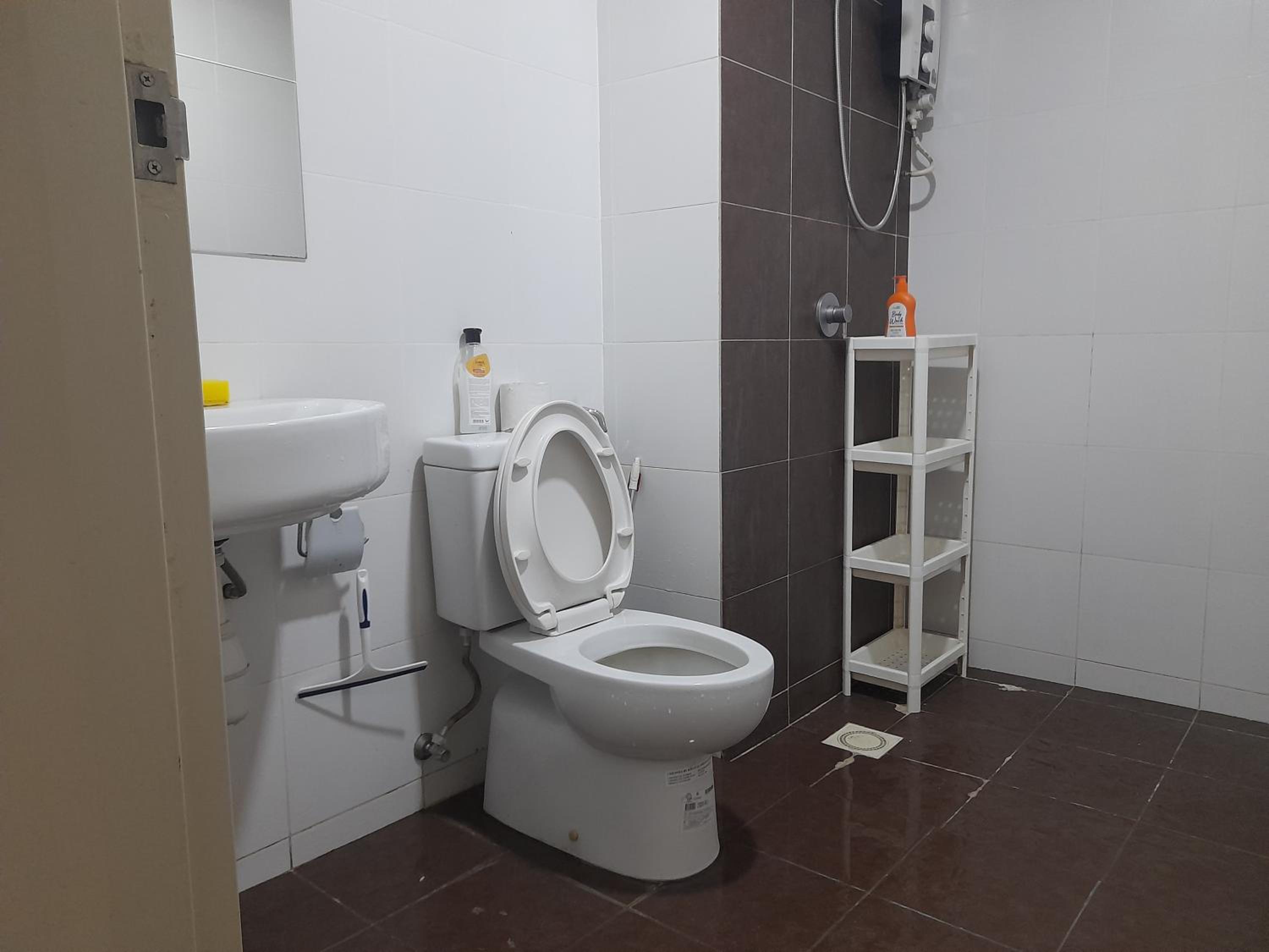 Pacific Place Ara Damansara LRT Pool Parking Kitchen By Kenangan Homes photo 7
