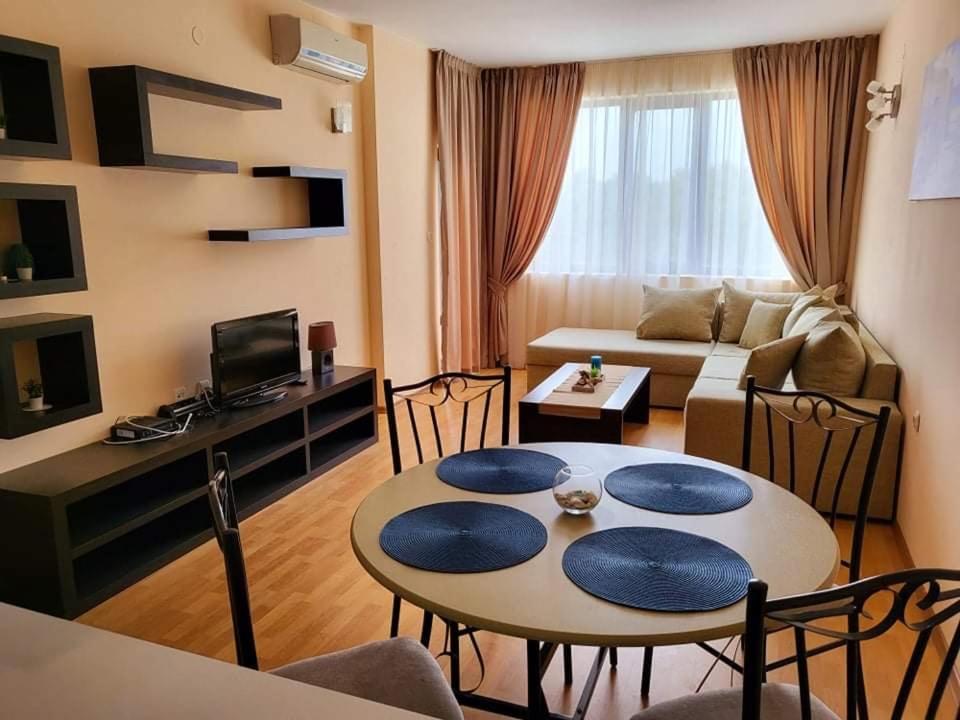 Dilov Apartments in Yalta Golden Sands