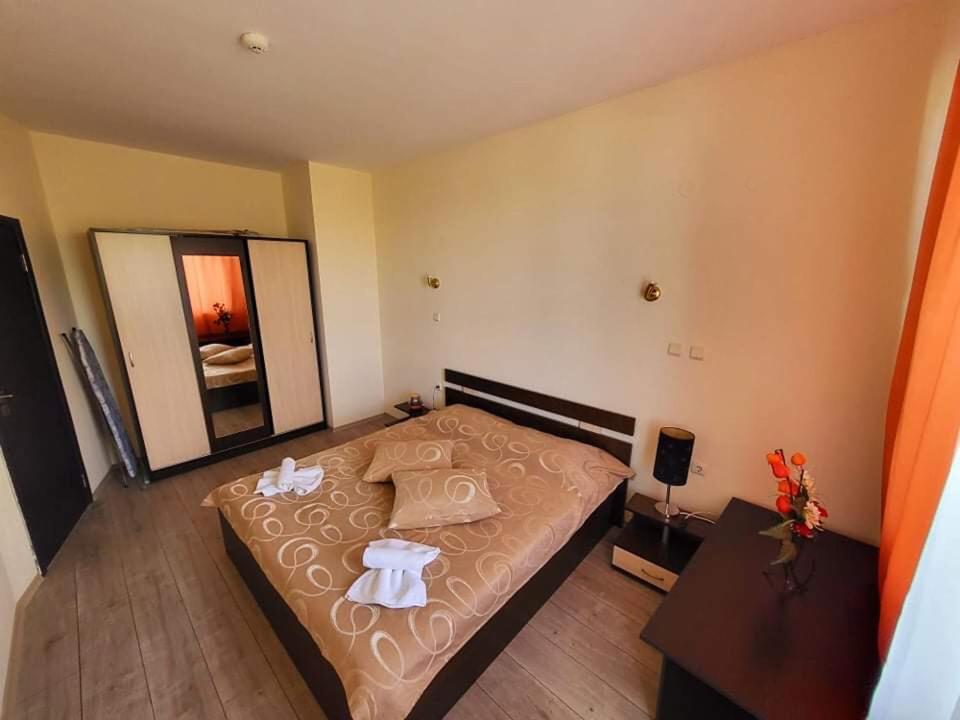 Dilov Apartments in Yalta Golden Sands