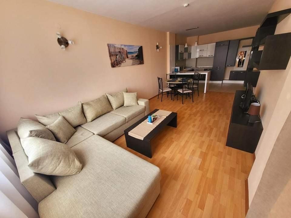 Dilov Apartments in Yalta Golden Sands