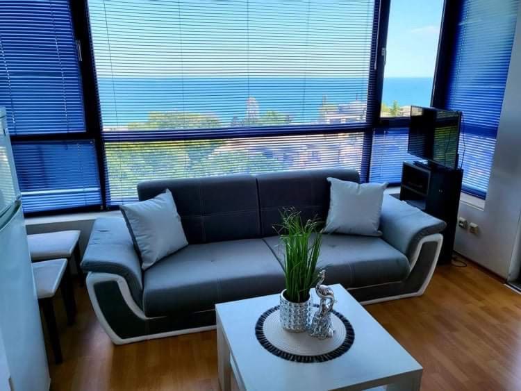 Dilov Apartments in Yalta Golden Sands