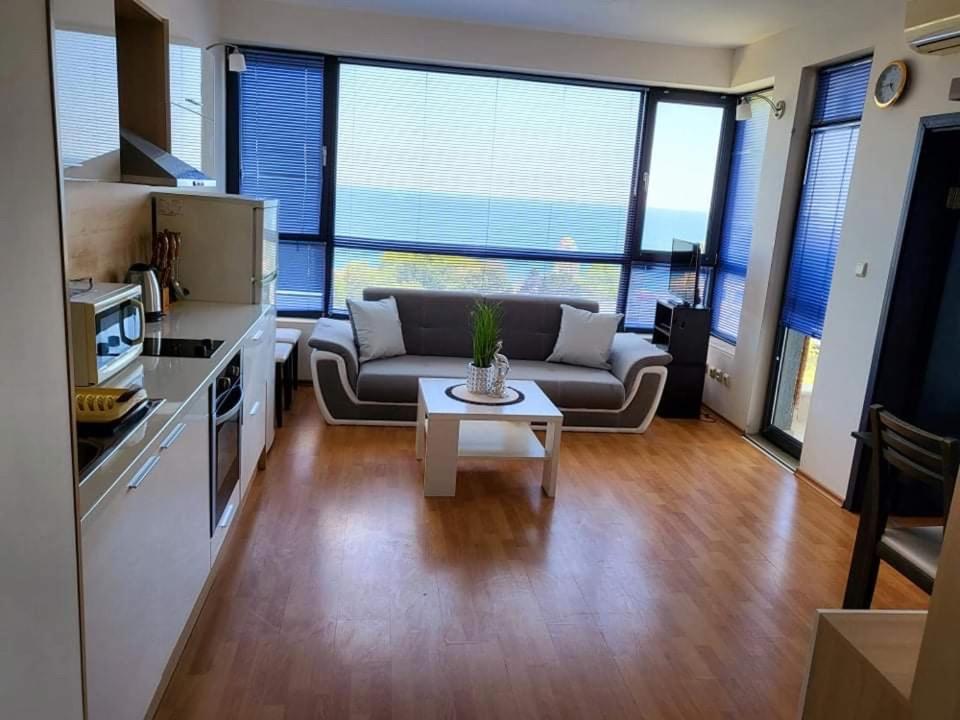 Dilov Apartments in Yalta Golden Sands