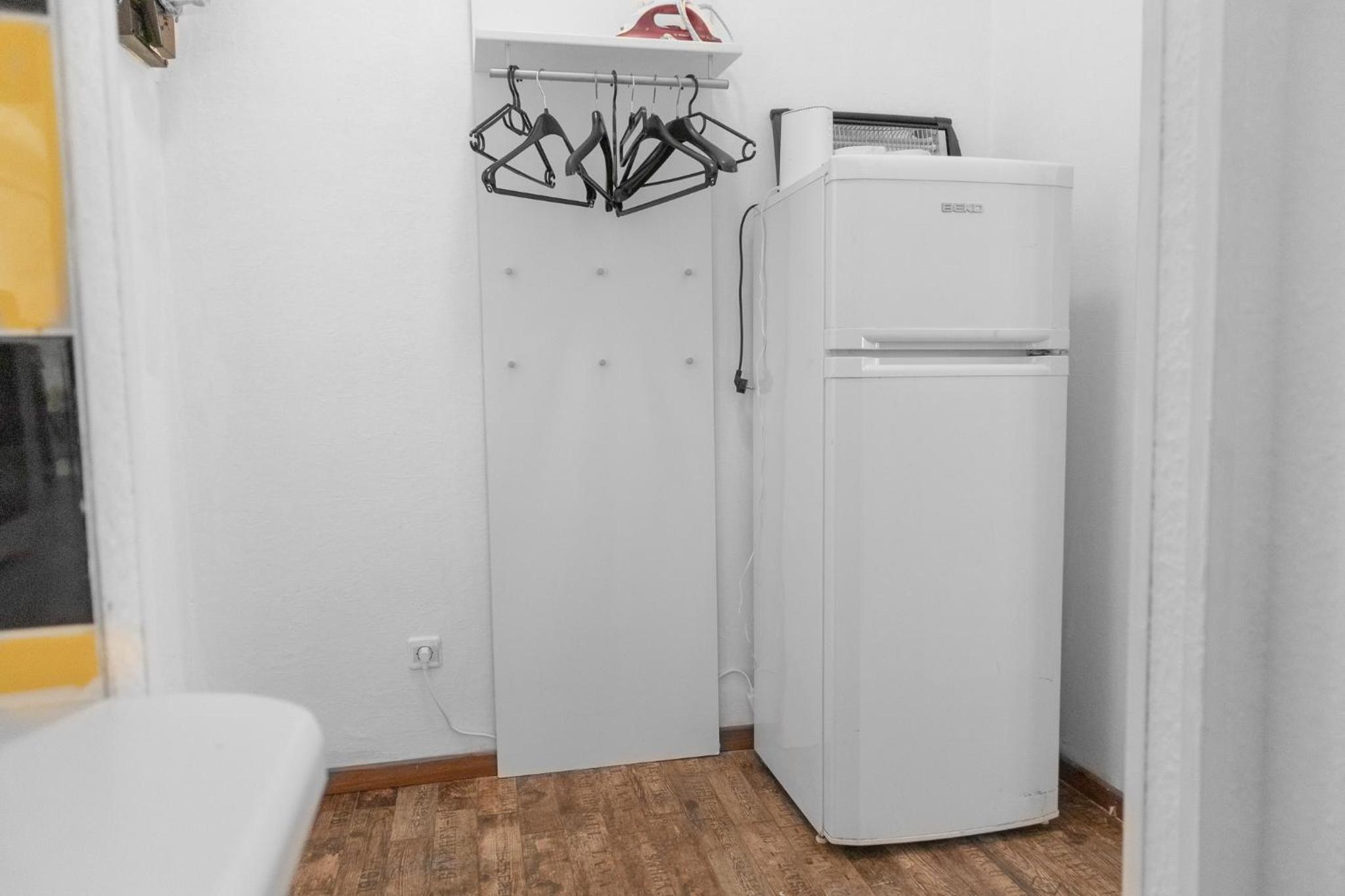 Vivid King Bed Apt - 12 minutes from City Center