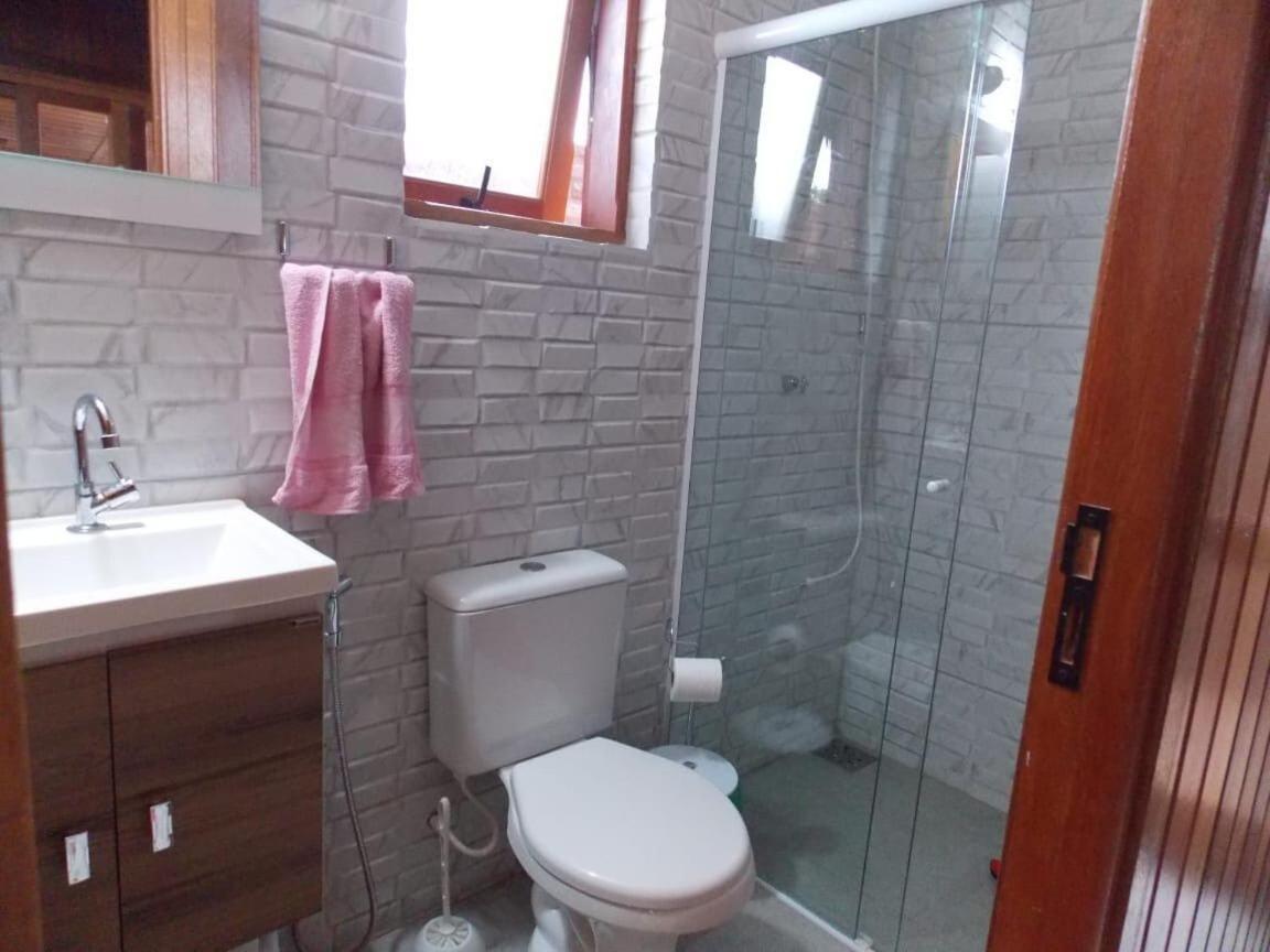 Chalé aconchegante Brotas SP + Área Rústica privativa + Ar condicionado view 4
