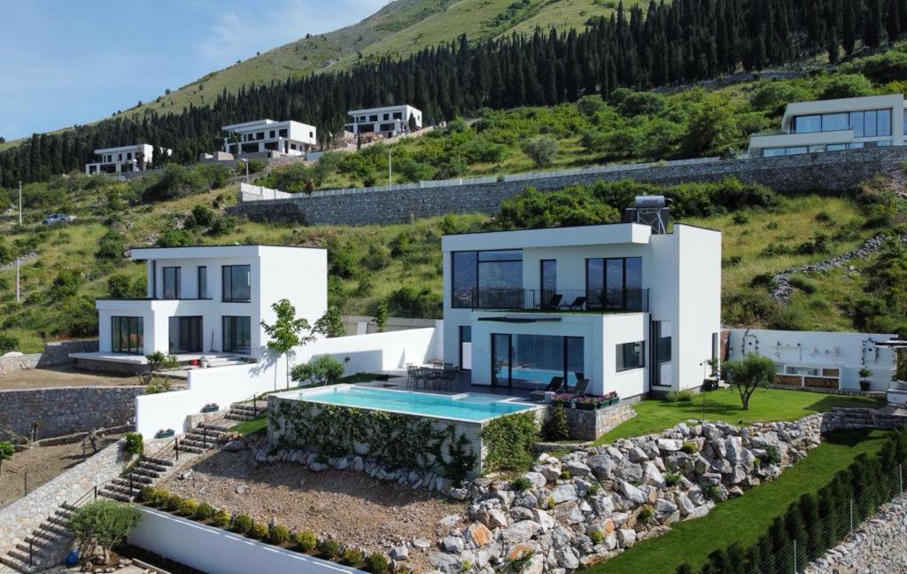 Lake Breeze Villa with a Pool & Magnificent Views