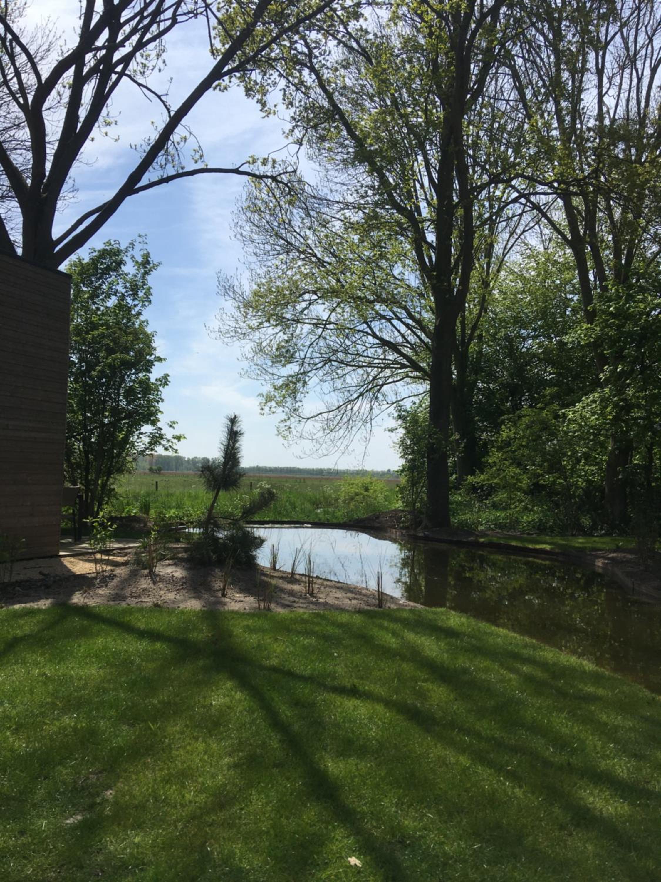 Fraai Tiny House aan het veluwemeer met uitzicht & veranda view 2