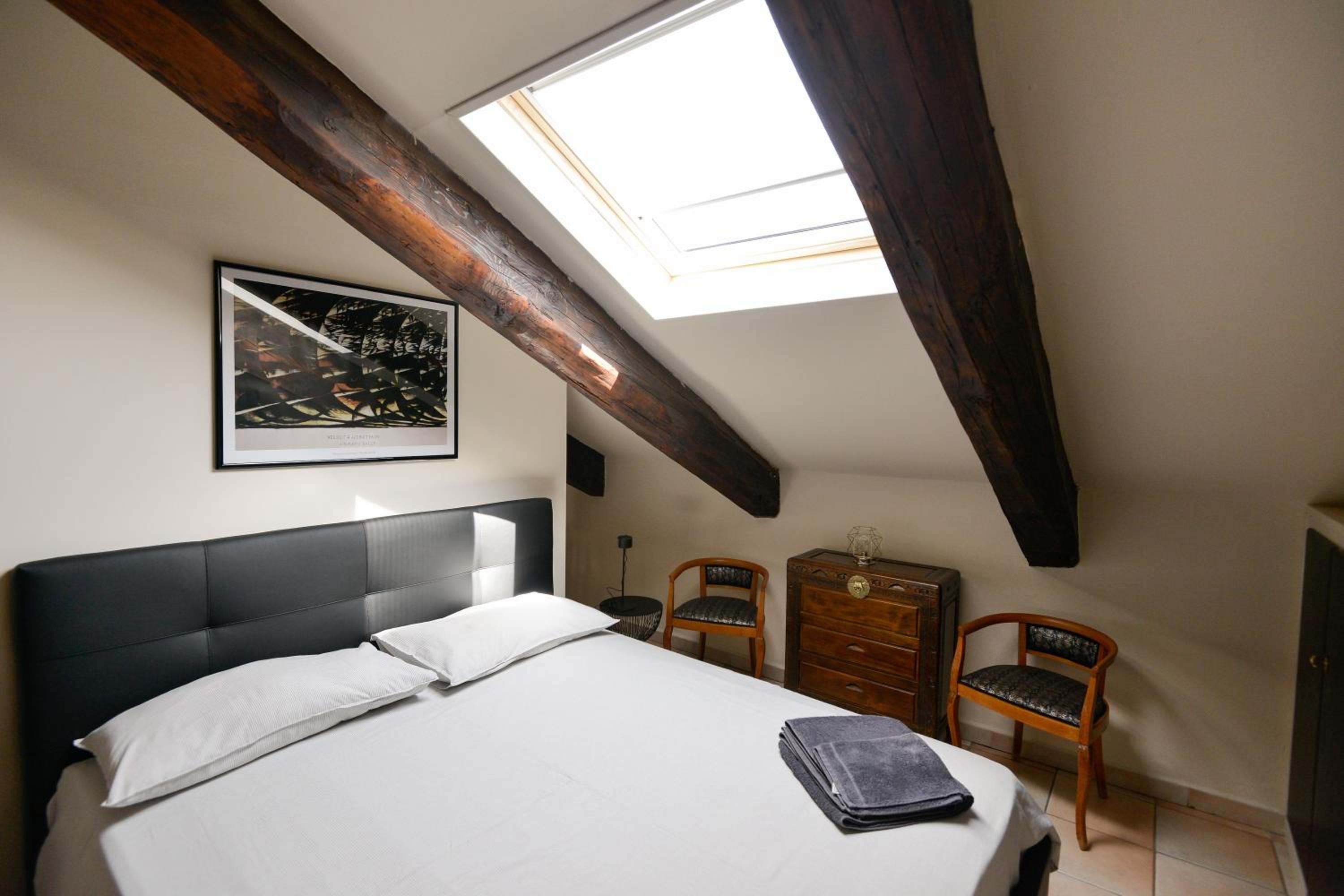 Top Living Apartments - Mansarda Vittorio Emanuele view 5