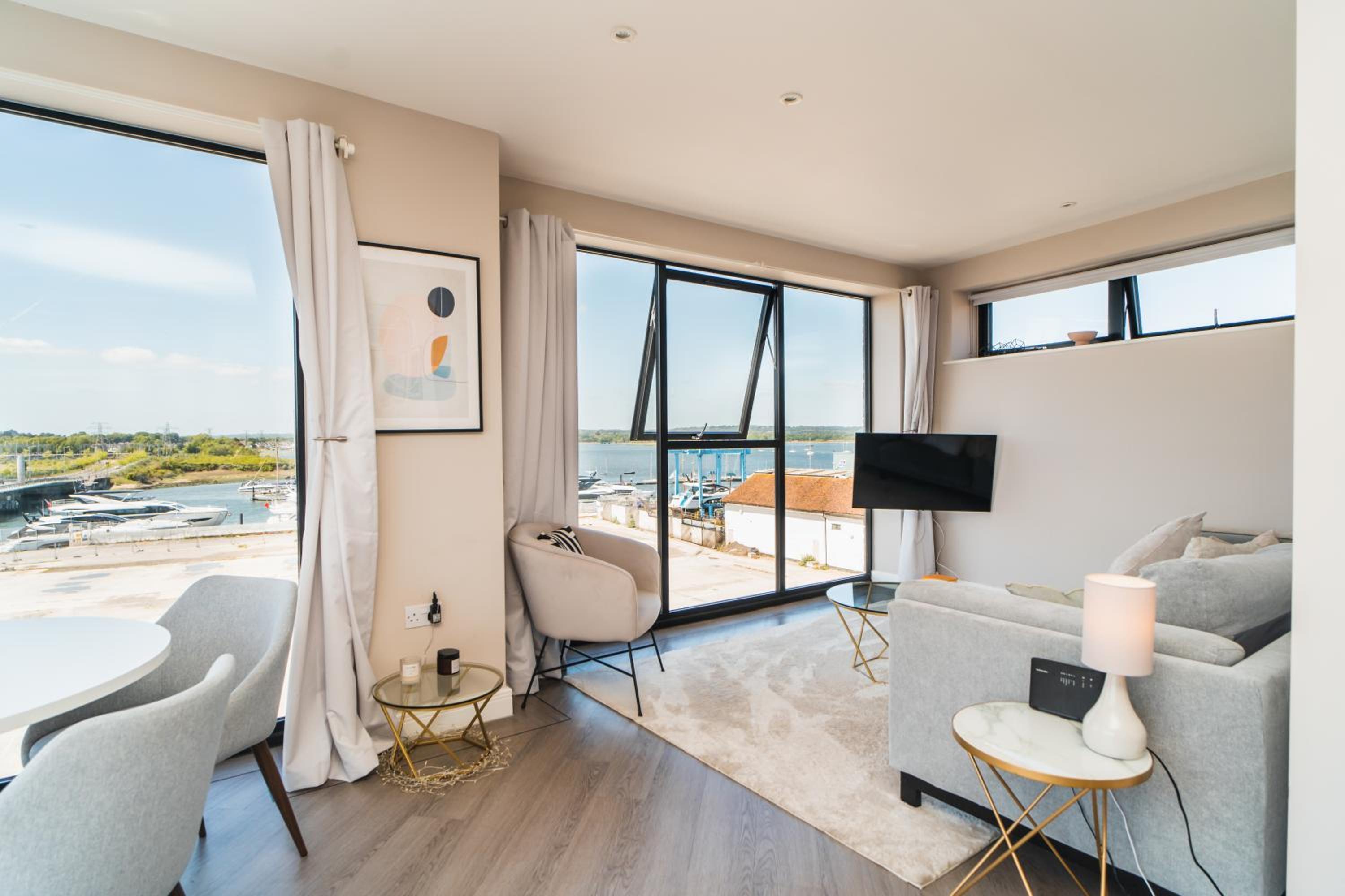 Penthouse - Harbour Views view 3