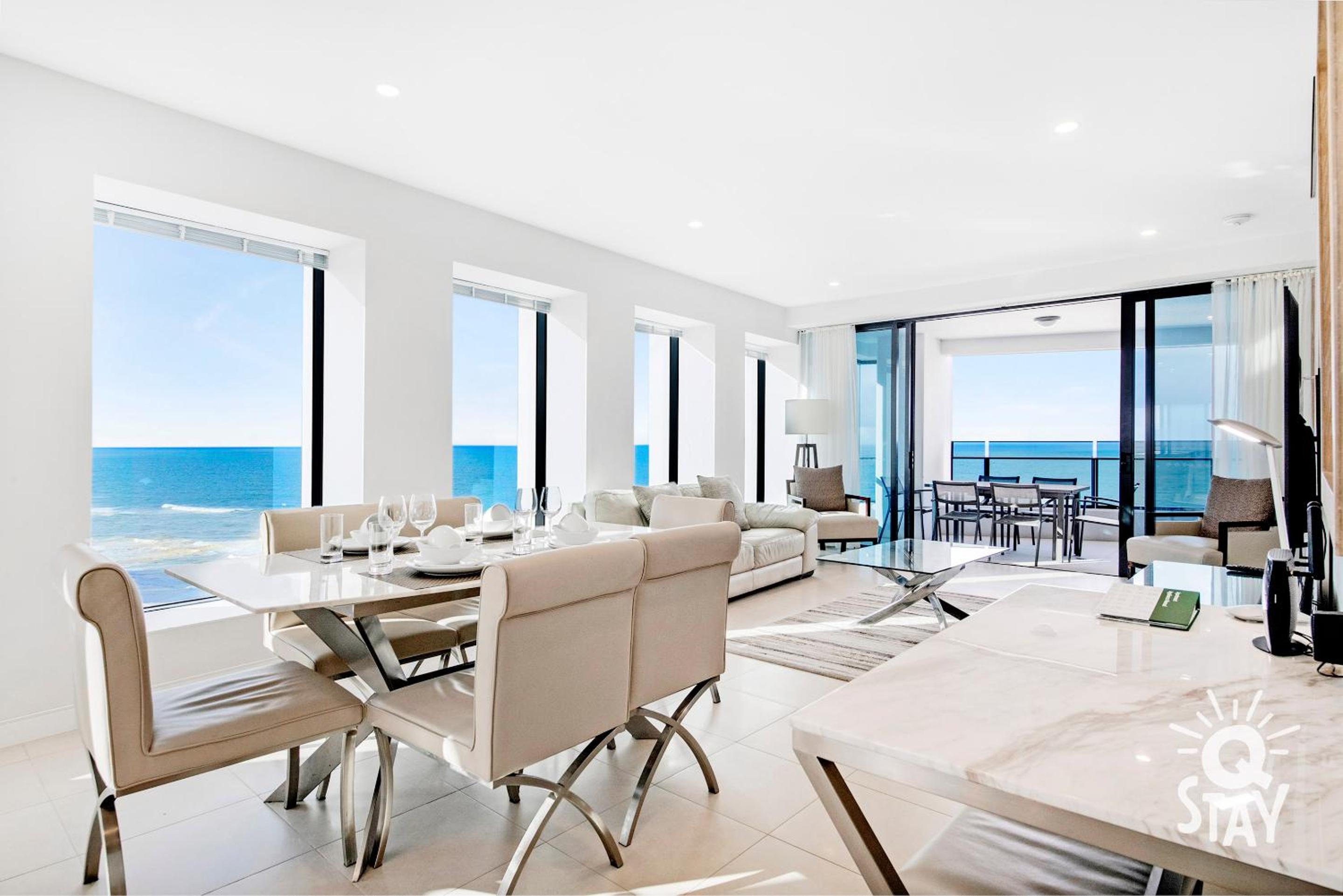 Soul Surfers Paradise MID WEEK MADNESS DEAL - Q Stay
