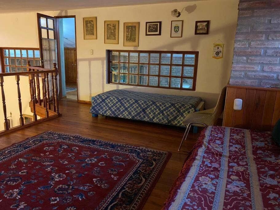 CASA CON VISTA A LAS SIERRAS