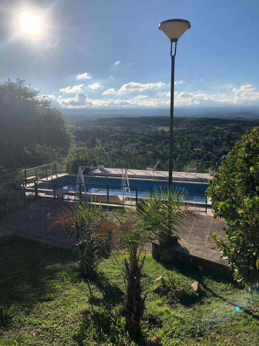 CASA CON VISTA A LAS SIERRAS