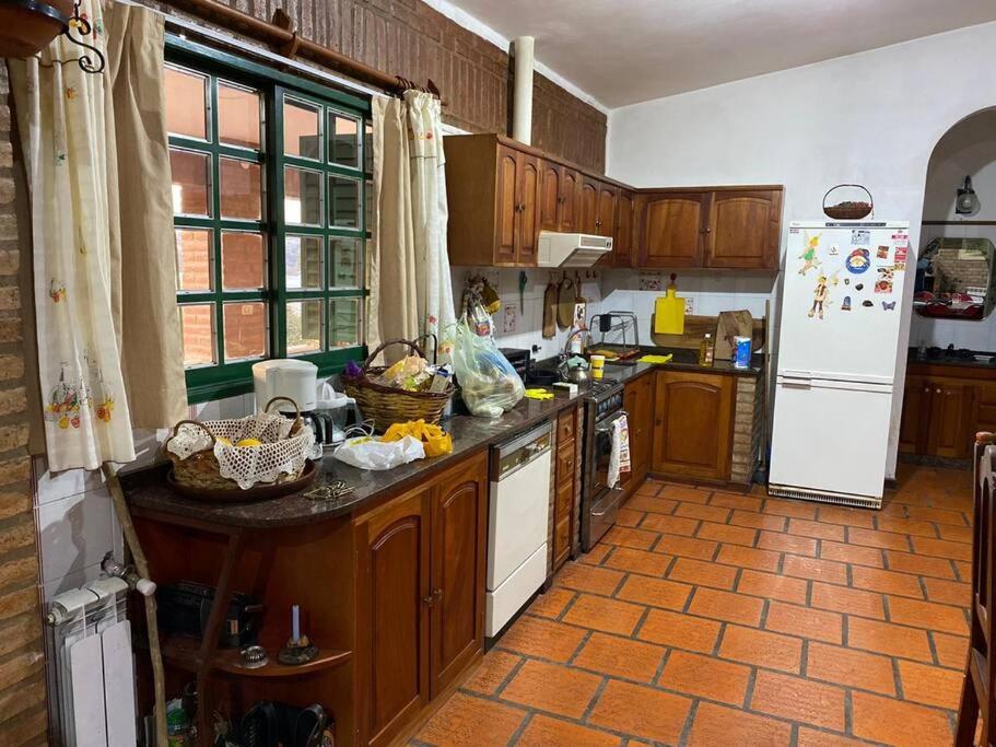 CASA CON VISTA A LAS SIERRAS
