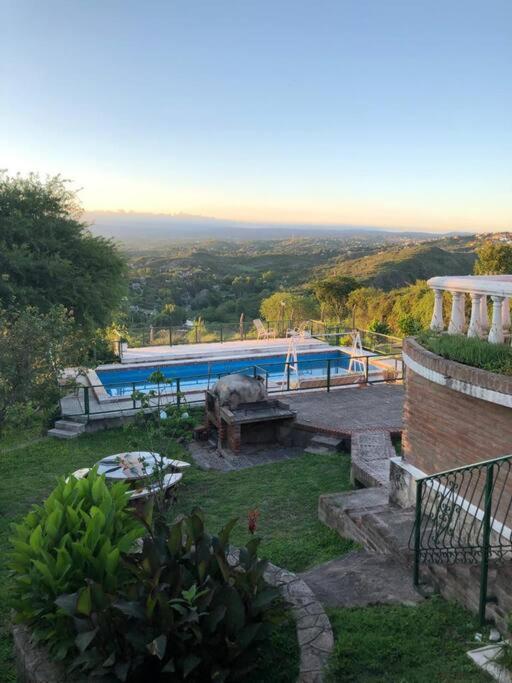 CASA CON VISTA A LAS SIERRAS