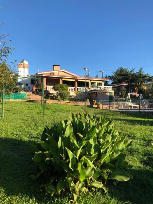 CASA CON VISTA A LAS SIERRAS