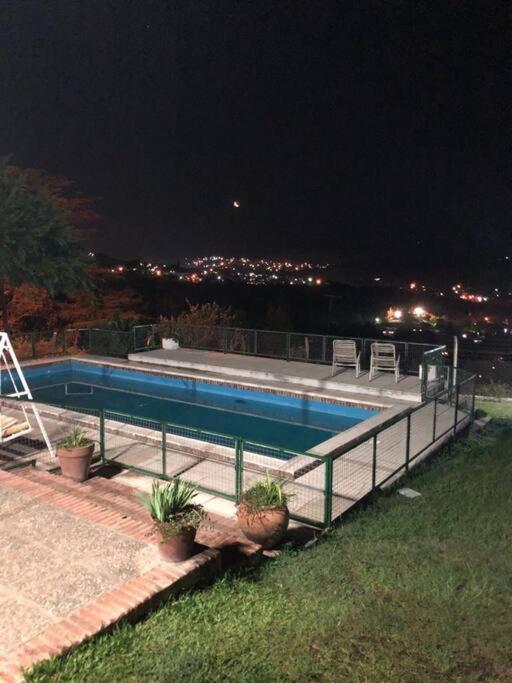 CASA CON VISTA A LAS SIERRAS