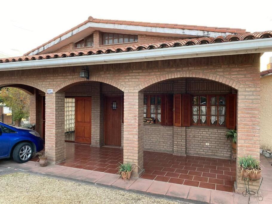 CASA CON VISTA A LAS SIERRAS